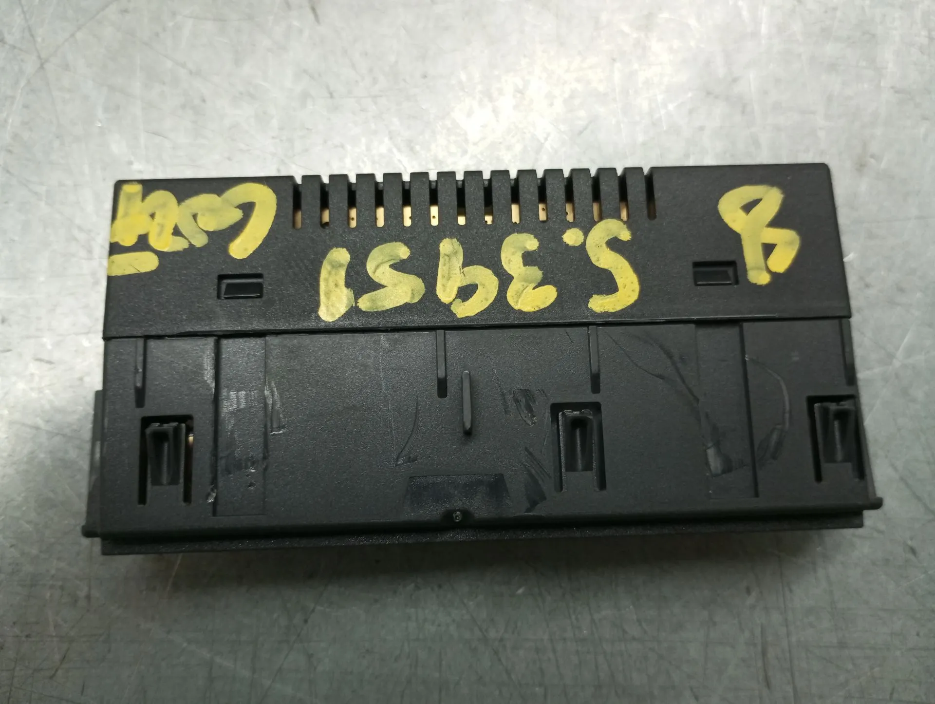 Módulo USB / AUX / IPOD VOLKSWAGEN Golf VIII Variant (CG5) Imagem-3