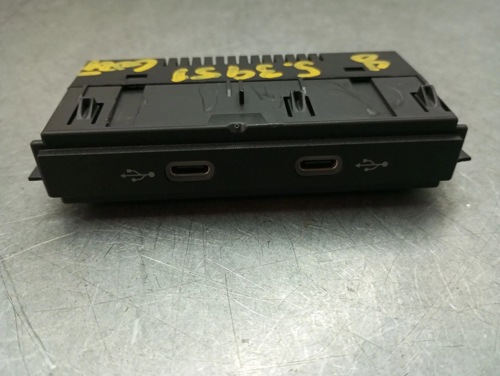 Módulo USB / AUX / IPOD VOLKSWAGEN Golf VIII Variant (CG5) Imagem-2