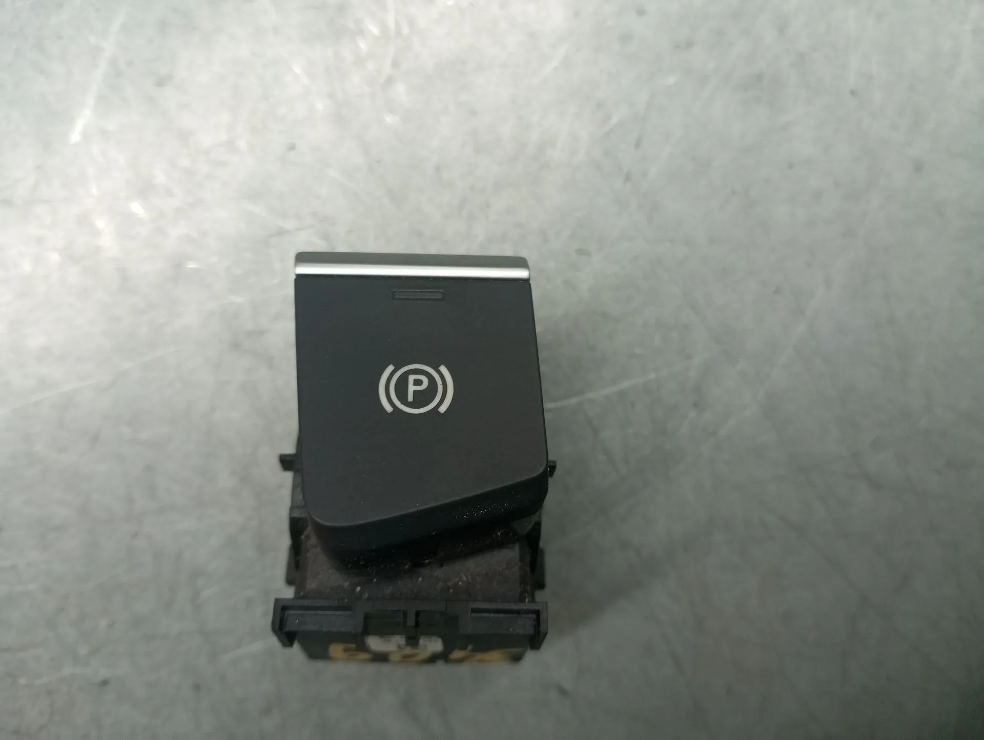 Pulsante / interruttore freno di stazionamento AUDI A4 (8W2, 8WC, B9)