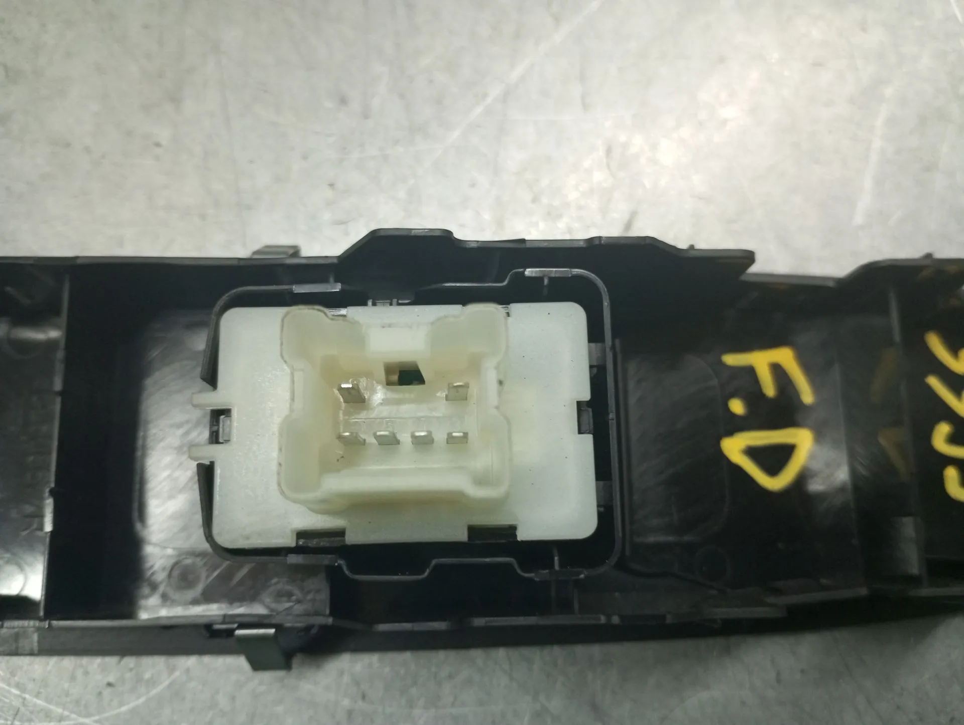 Mando / interruptor elevalunas delantero derecho DACIA Duster (HM_) Imagem-3
