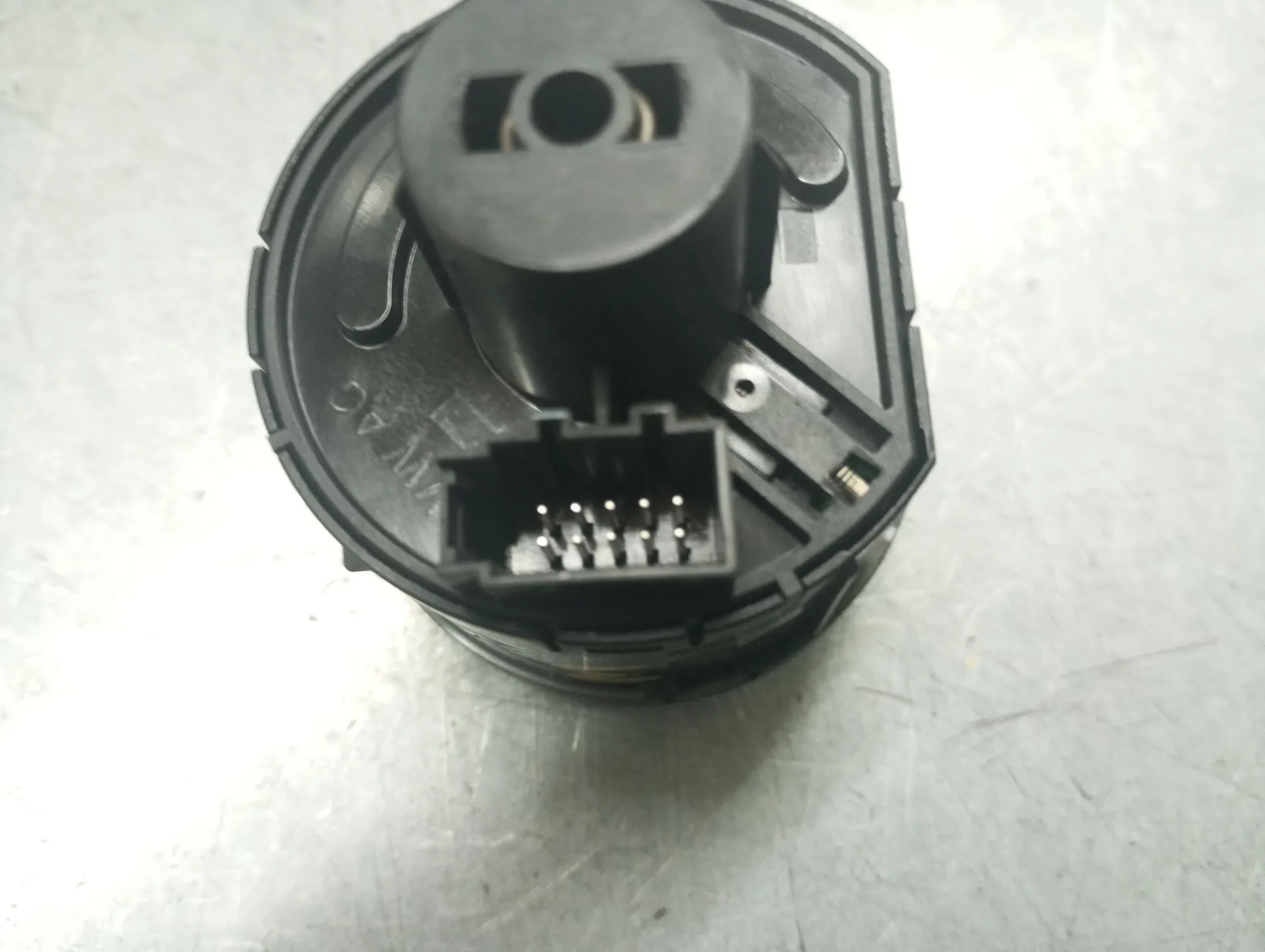 Botão / interruptor de luzes VOLKSWAGEN Golf VII (5G1, BQ1, BE1, BE2) Imagem-2