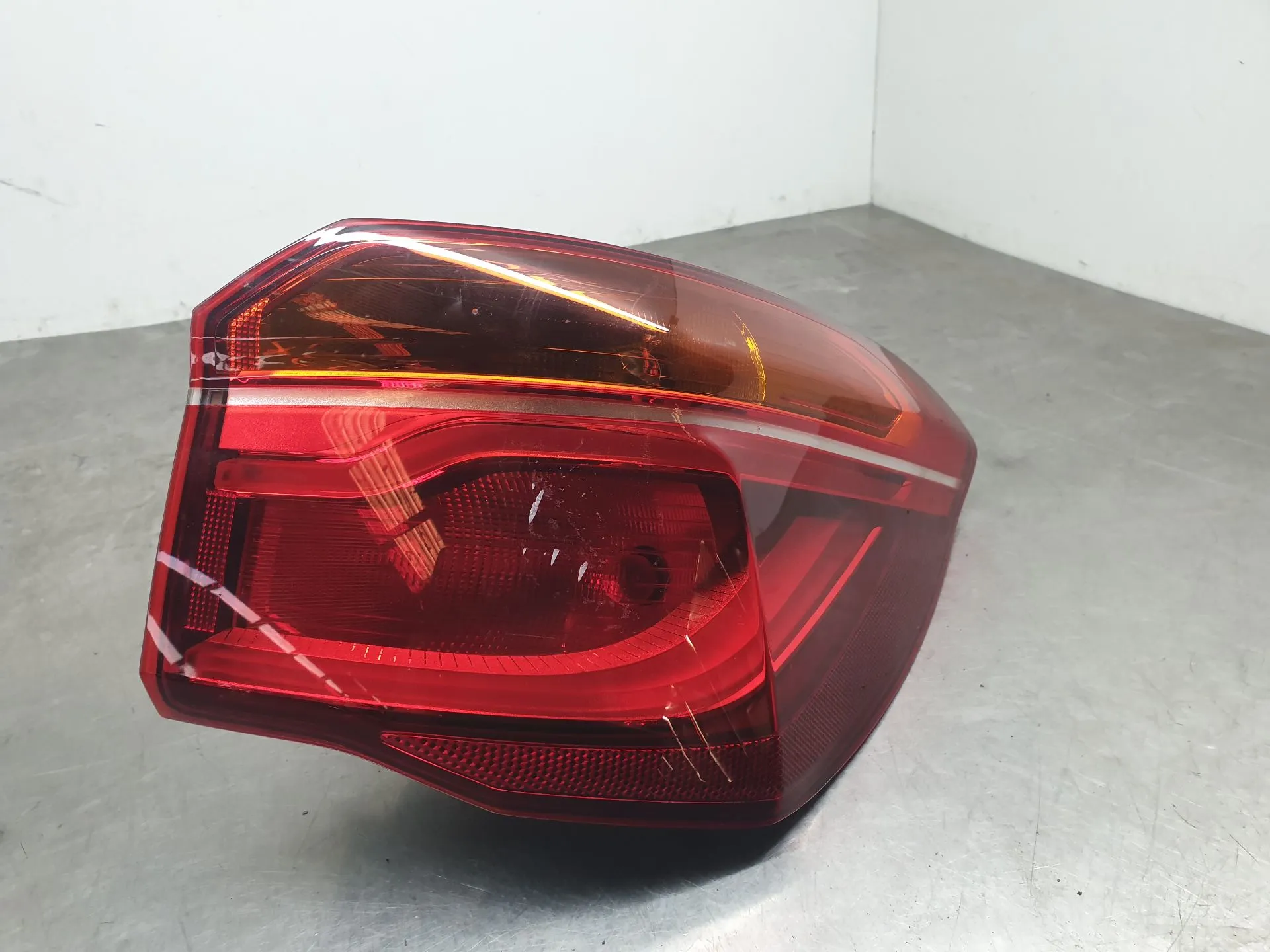 Feu arrière Droite BMW X1 (F48)