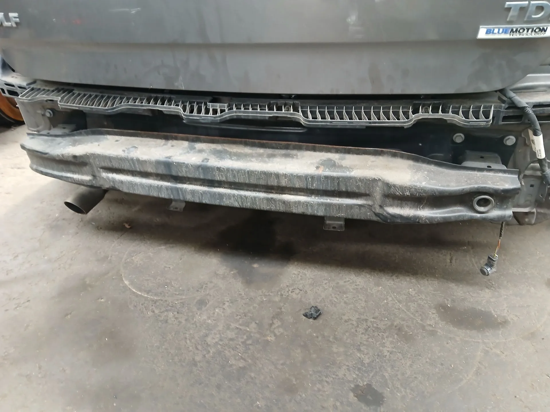 Rinforzo paraurti posteriore VOLKSWAGEN Golf VII (5G1, BQ1, BE1, BE2)