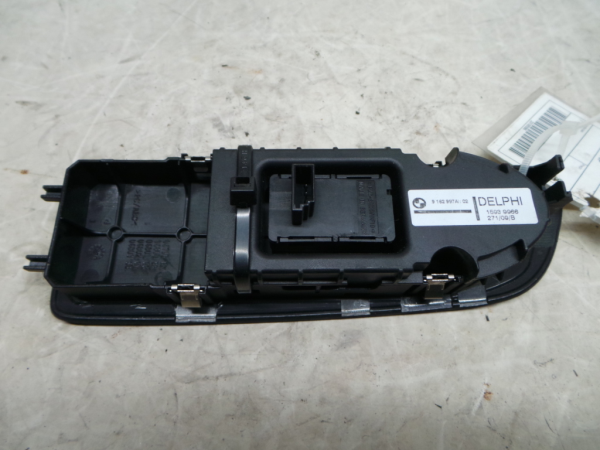 Mando / interruptor elevalunas delantero derecho BMW 1 (E81) Imagem-1