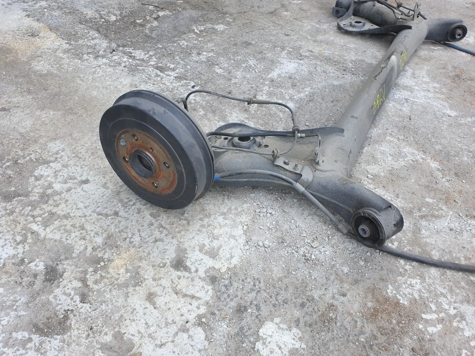 Essieu arrière à tambours TOYOTA Aygo (_B4_) Imagem-1