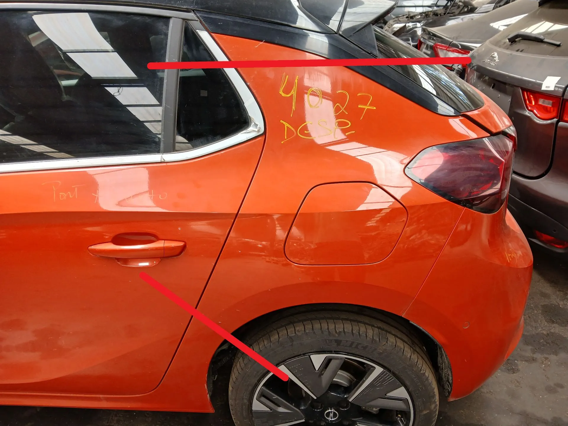 Pannello posteriore sinistro OPEL Corsa F