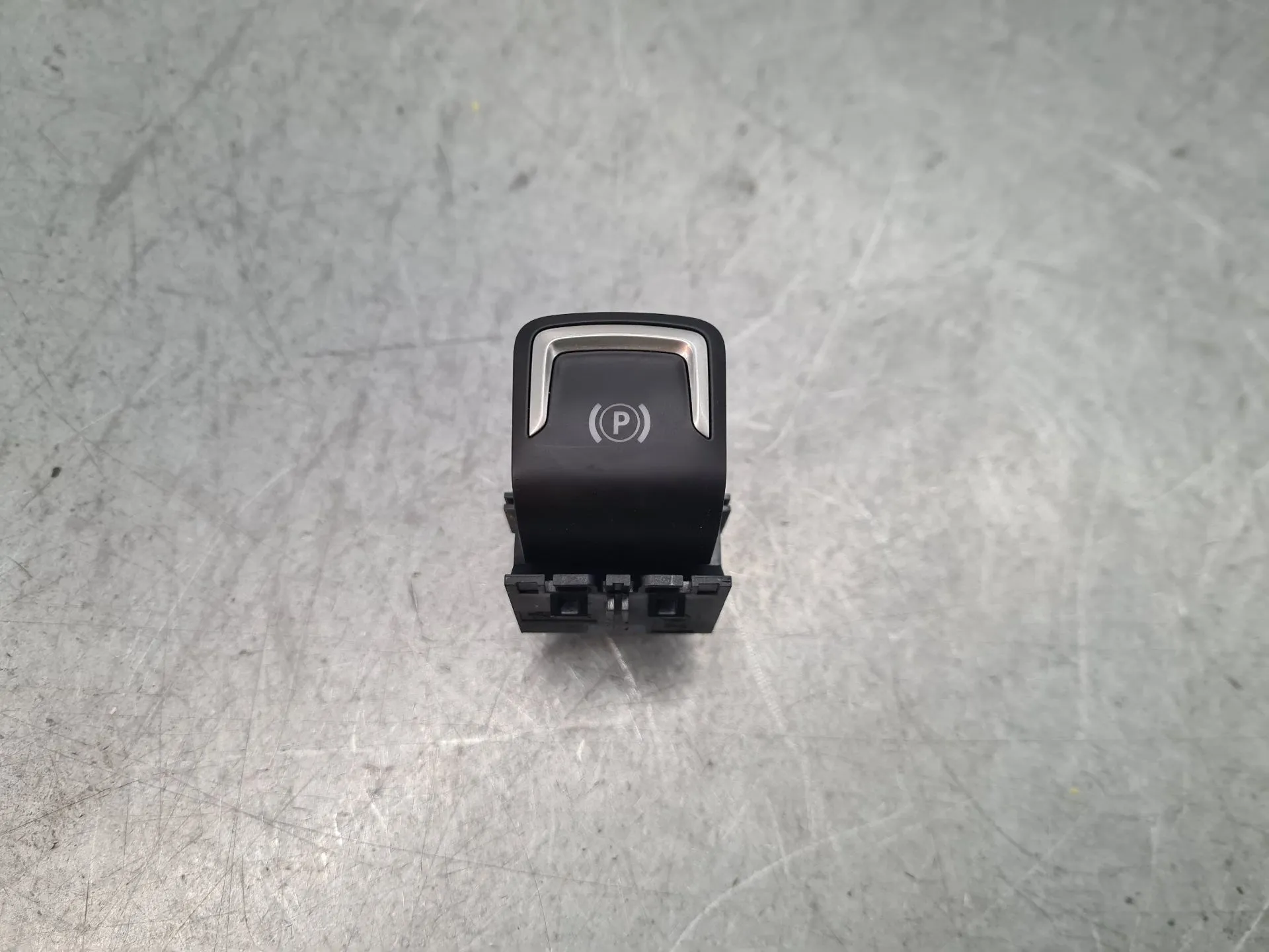 Pulsante / interruttore freno di stazionamento OPEL Corsa F