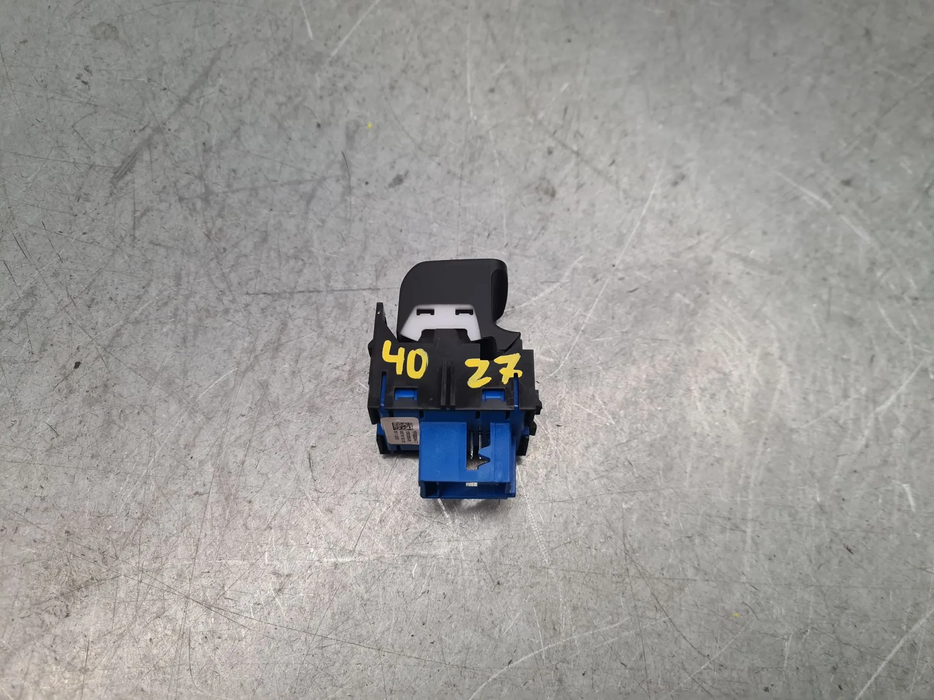 Botão / interruptor travão de parque OPEL Corsa F Imagem-1