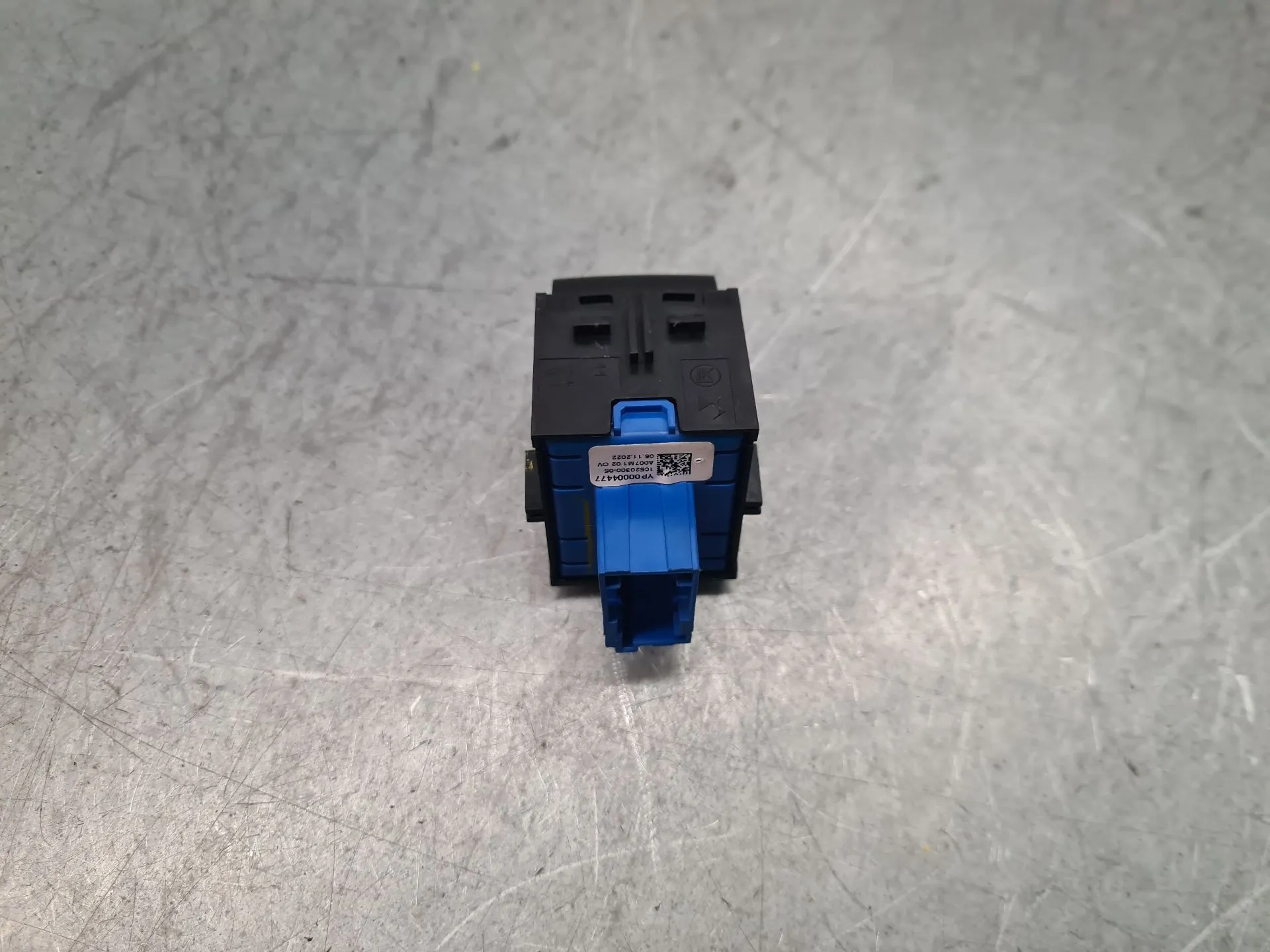 Botão / interruptor travão de parque OPEL Corsa F Imagem-2