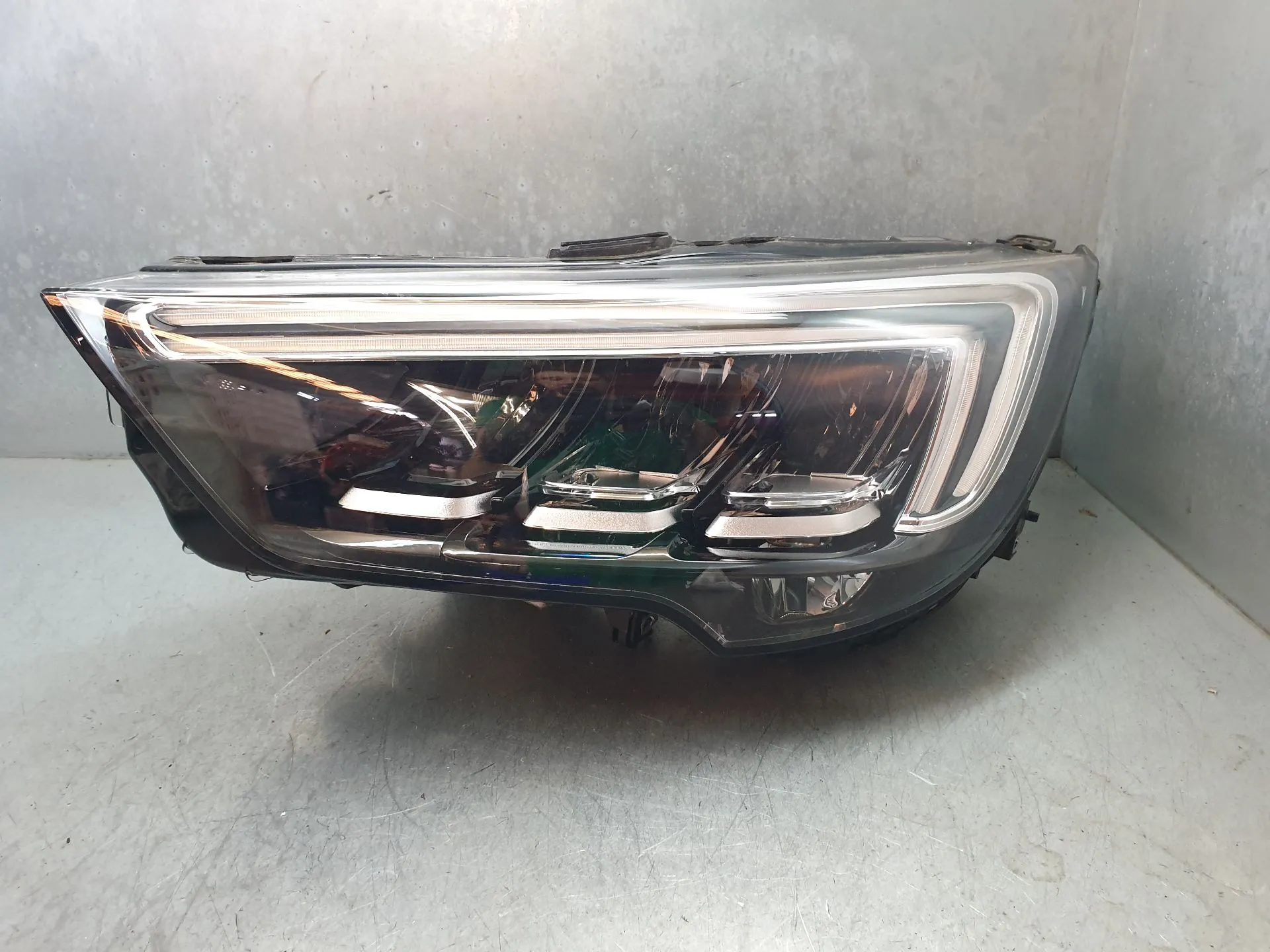 Phare avant gauche VAUXHALL Crossland X (75)