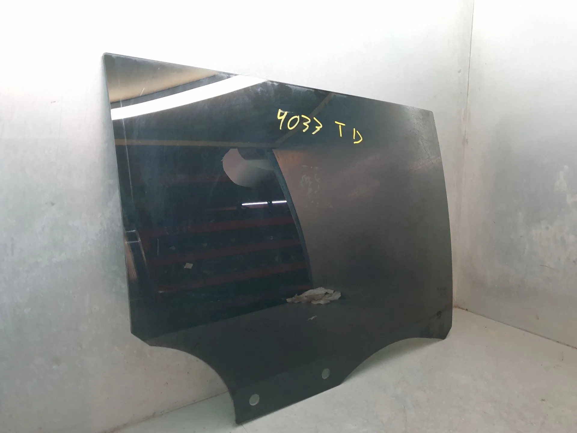 Vetro porta posteriore destra PEUGEOT 2008 II (U_)