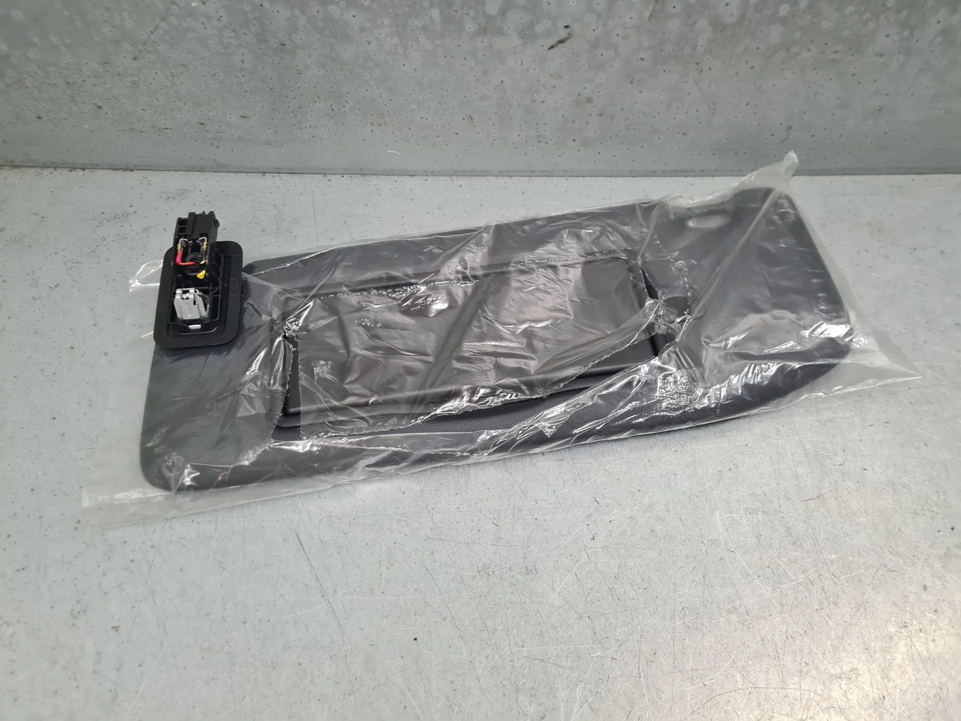 Pála de sol esquerda PEUGEOT 2008 II (U_) Imagem-1