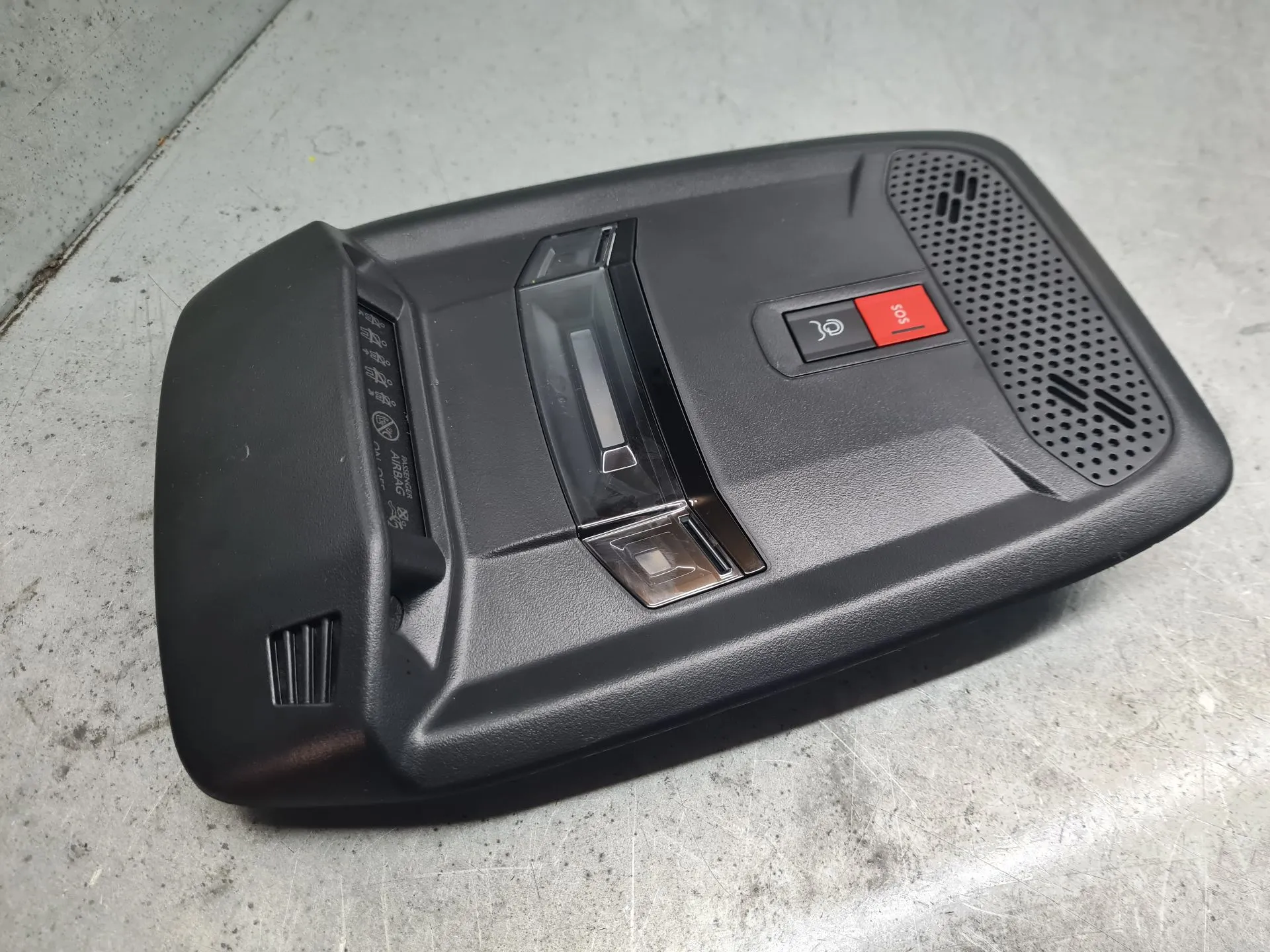 Plafonier frente PEUGEOT 2008 II (U_) Imagem-1