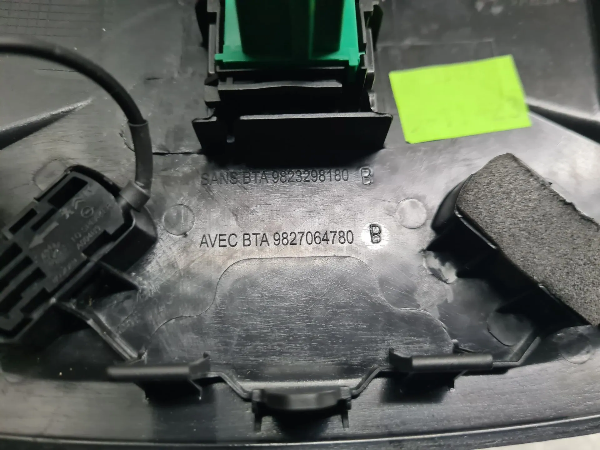 Plafonier frente PEUGEOT 2008 II (U_) Imagem-7