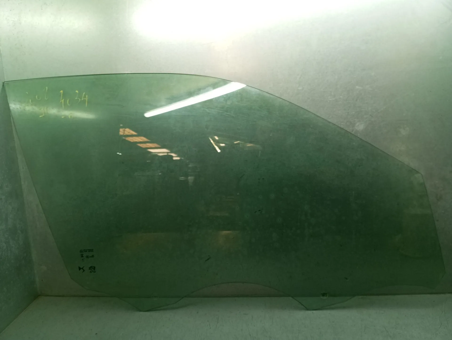 Vitre porte avant Droite PEUGEOT 2008 II (U_)