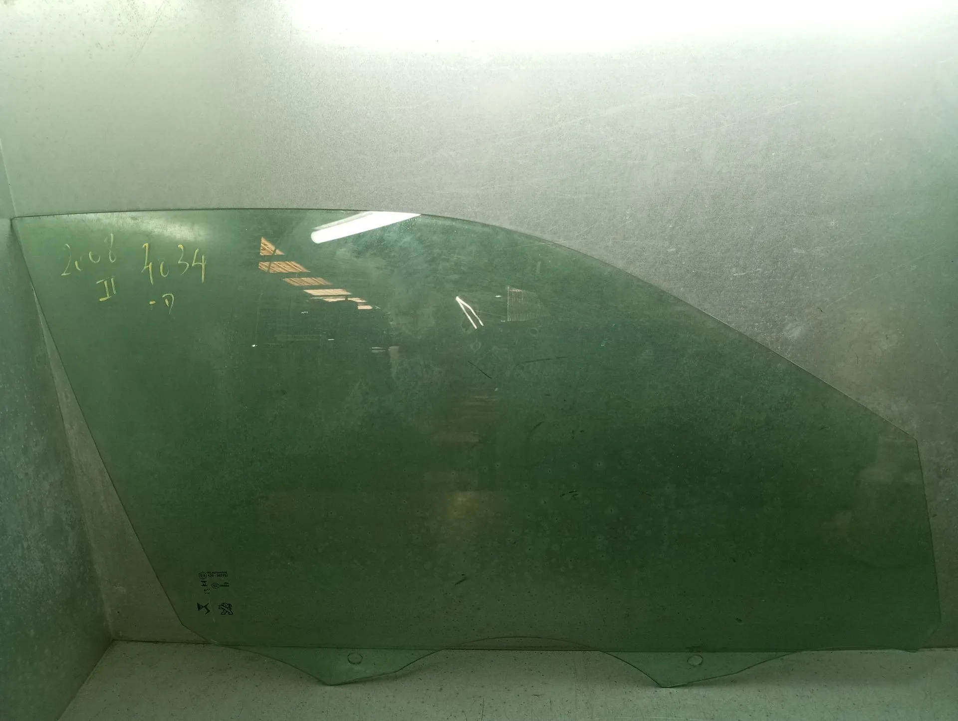 Vitre porte avant Droite PEUGEOT 2008 II (U_) Imagem-1