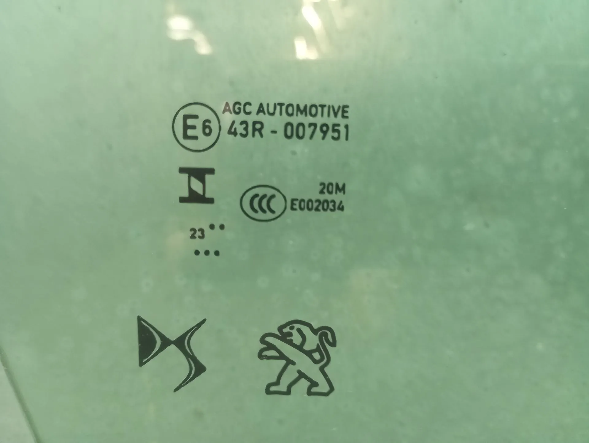 Vitre porte avant Droite PEUGEOT 2008 II (U_) Imagem-3