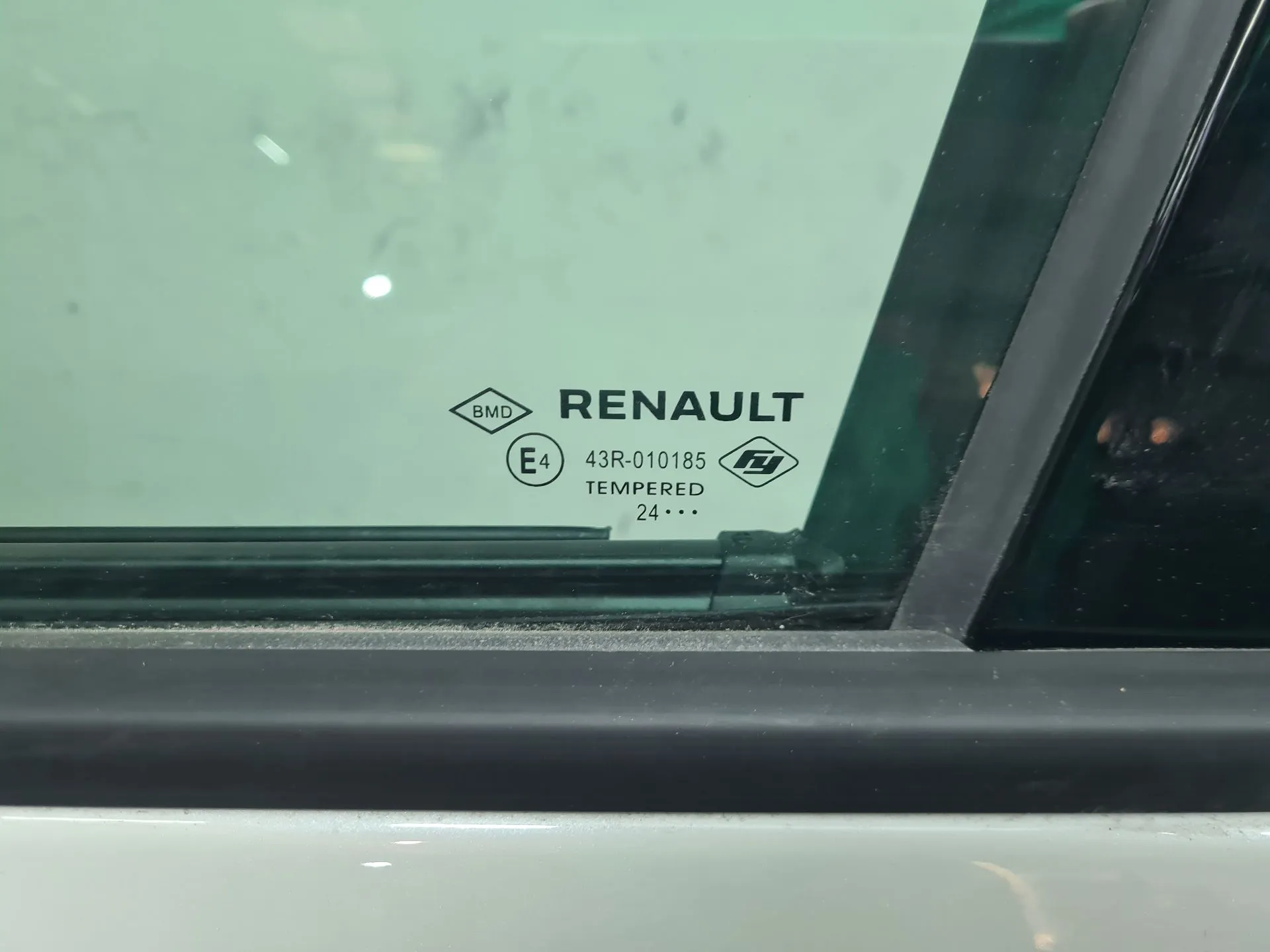 Left front door glass RENAULT Austral Imagem-1