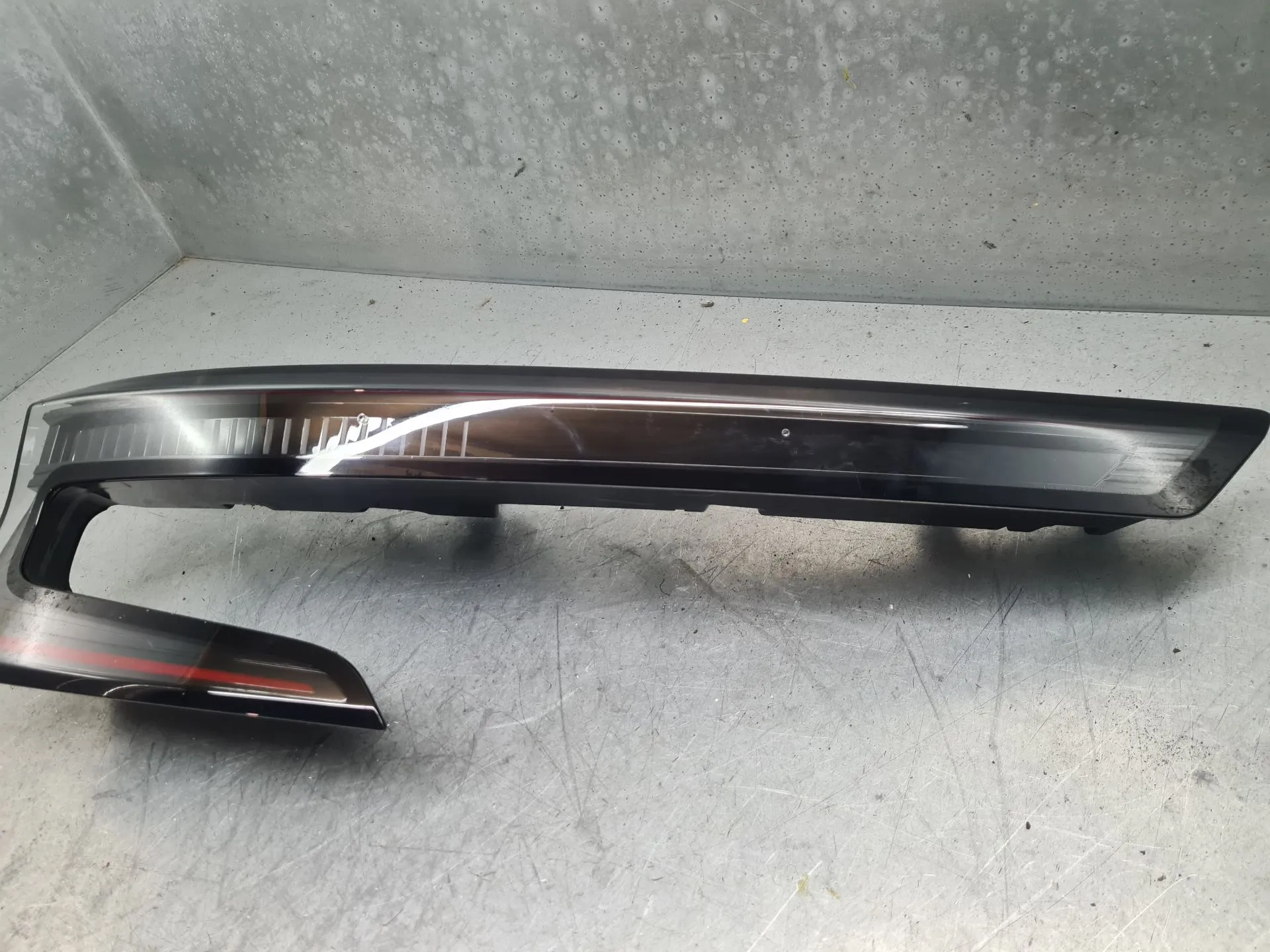 Piloto izquierdo del maletero RENAULT Austral Imagem-2