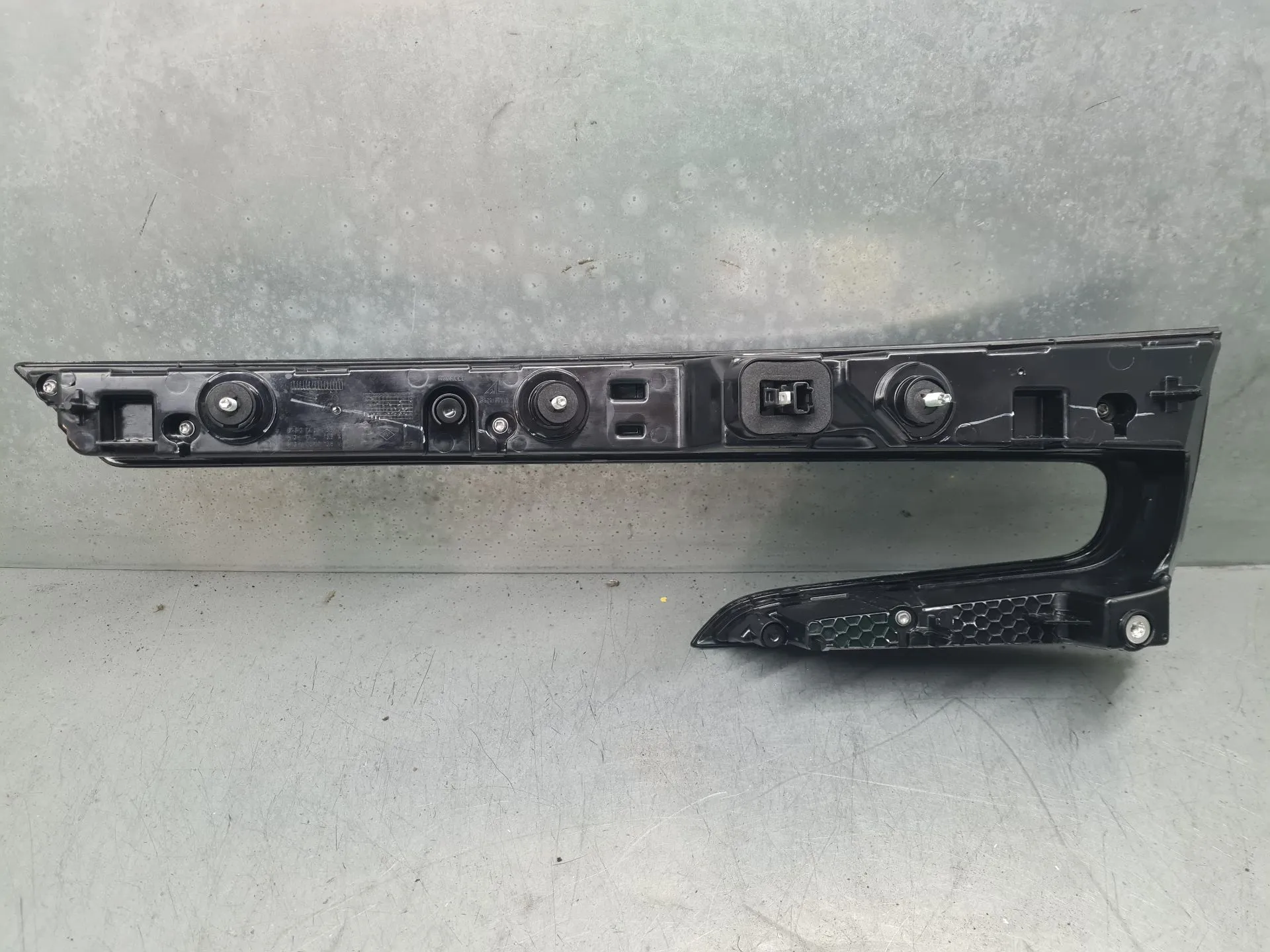 Piloto izquierdo del maletero RENAULT Austral Imagem-4