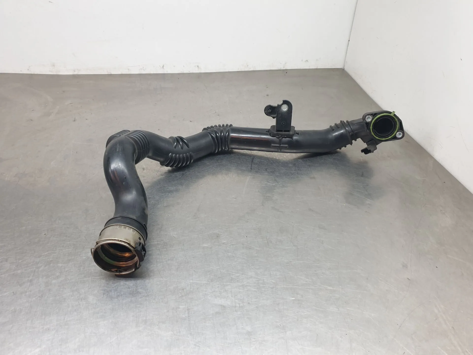 Tubo do intercooler NISSAN Micra V (K14) Imagem-1