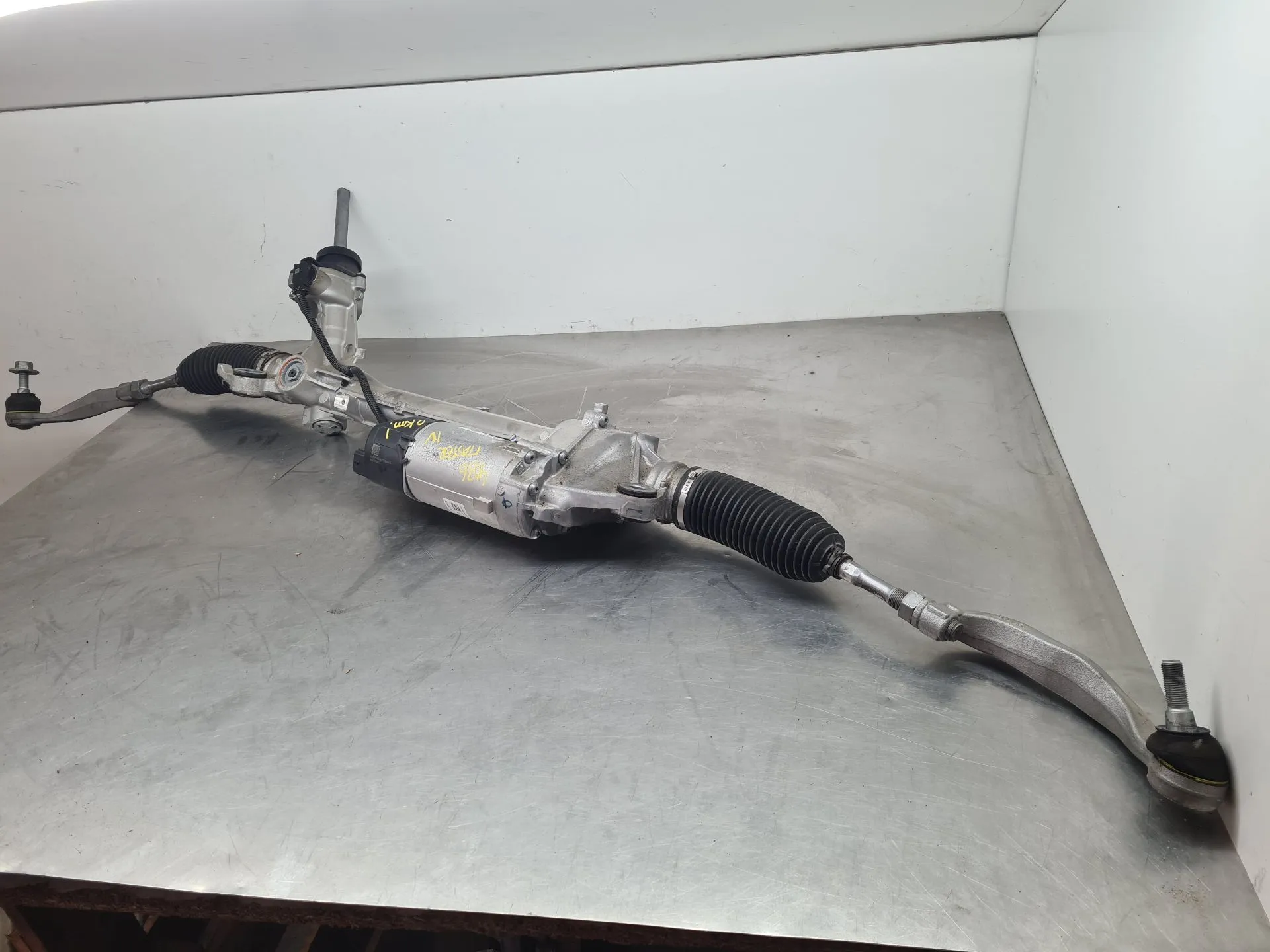 Steering box RENAULT Master IV (F8__)