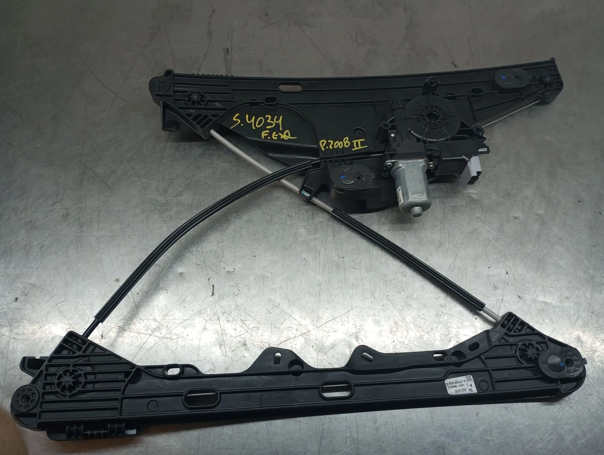 Lève-vitre avant gauche PEUGEOT 2008 II (U_)