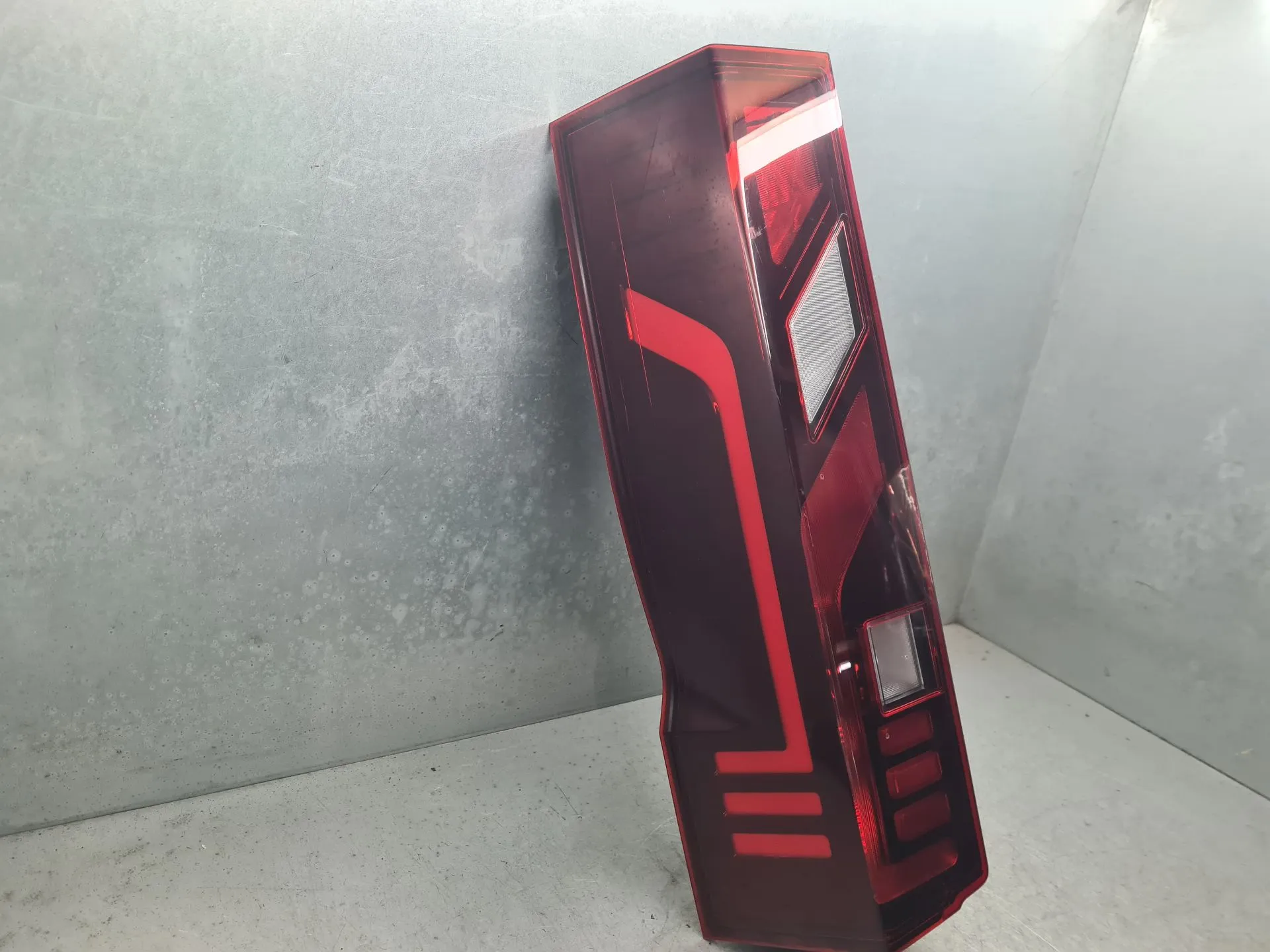 Feu arrière Droite RENAULT Master IV (F8__) Imagem-1