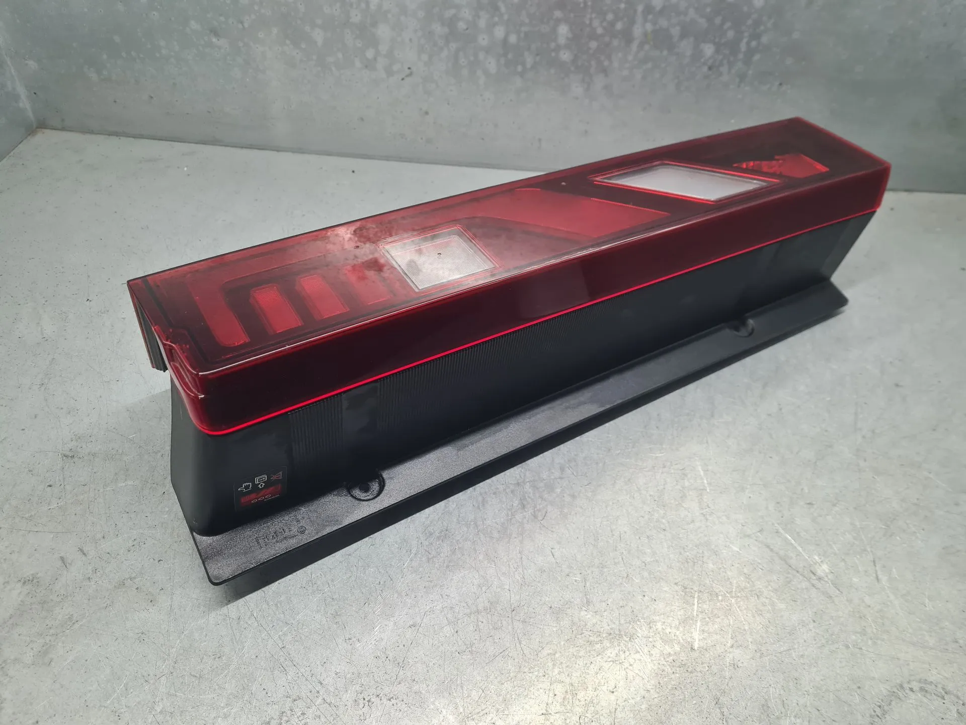 Feu arrière Droite RENAULT Master IV (F8__) Imagem-2