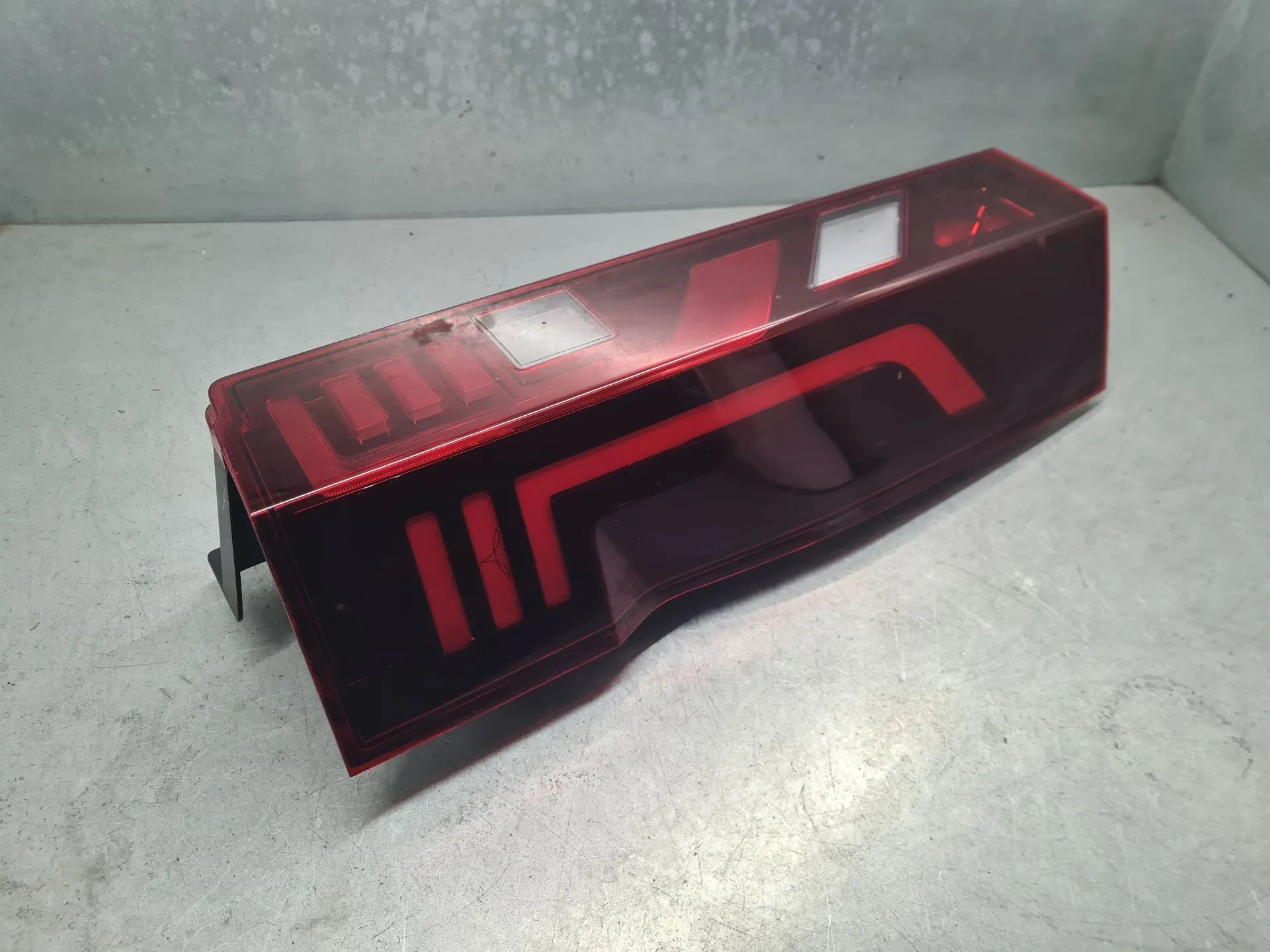 Feu arrière Gauche RENAULT Master IV (F8__) Imagem-1