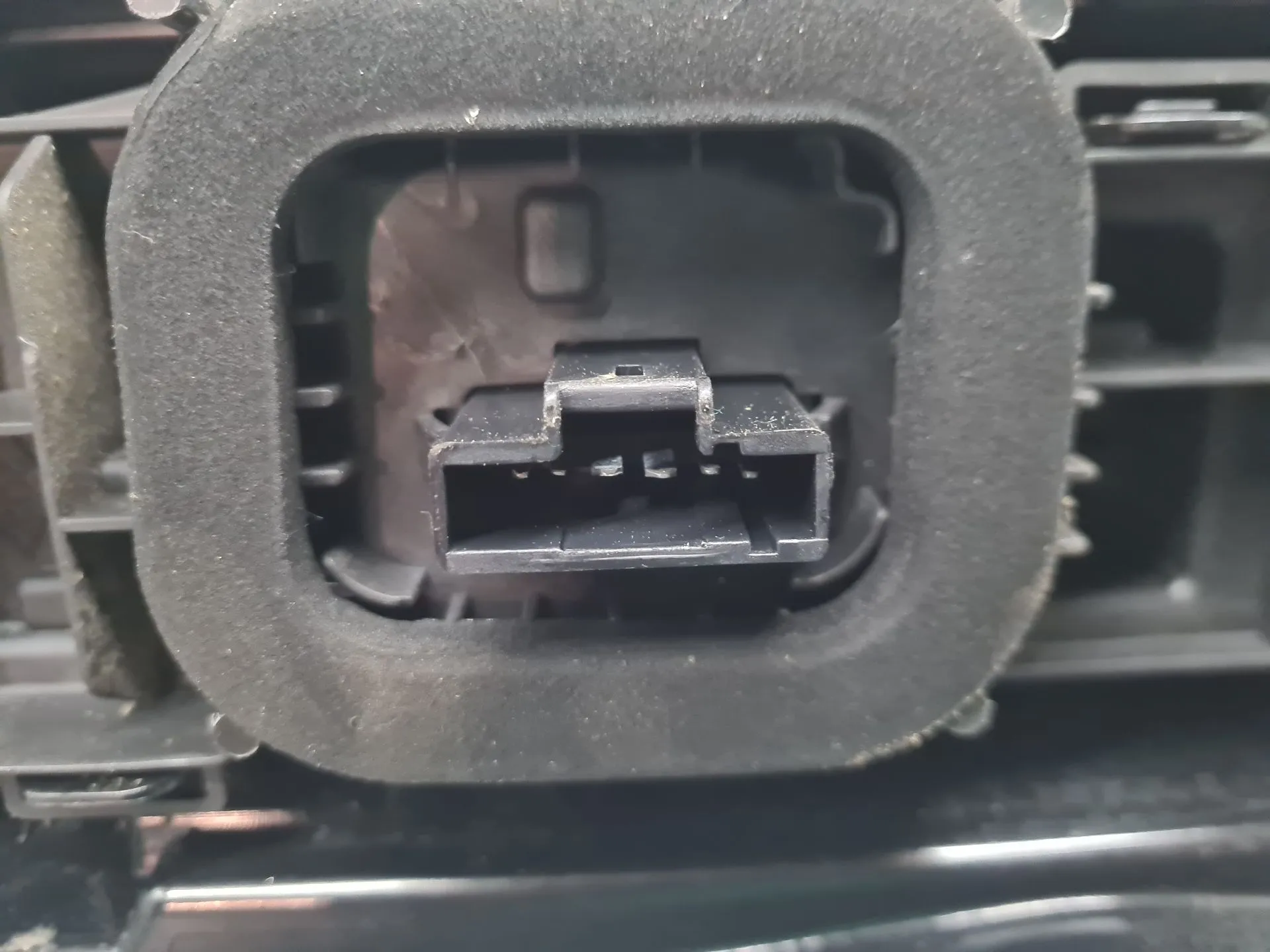 Feu arrière Gauche RENAULT Master IV (F8__) Imagem-5