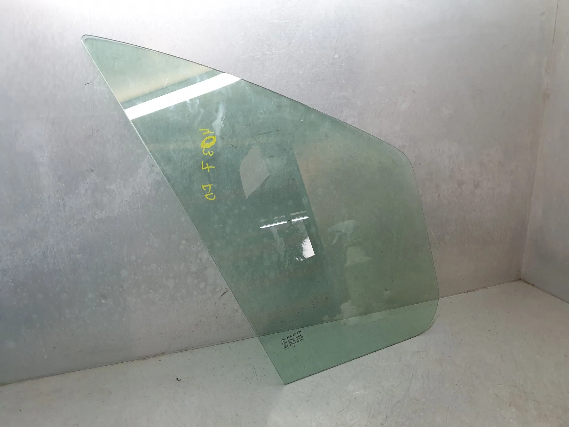 Vetro triangolare porta anteriore destro RENAULT Trafic III (FG_)
