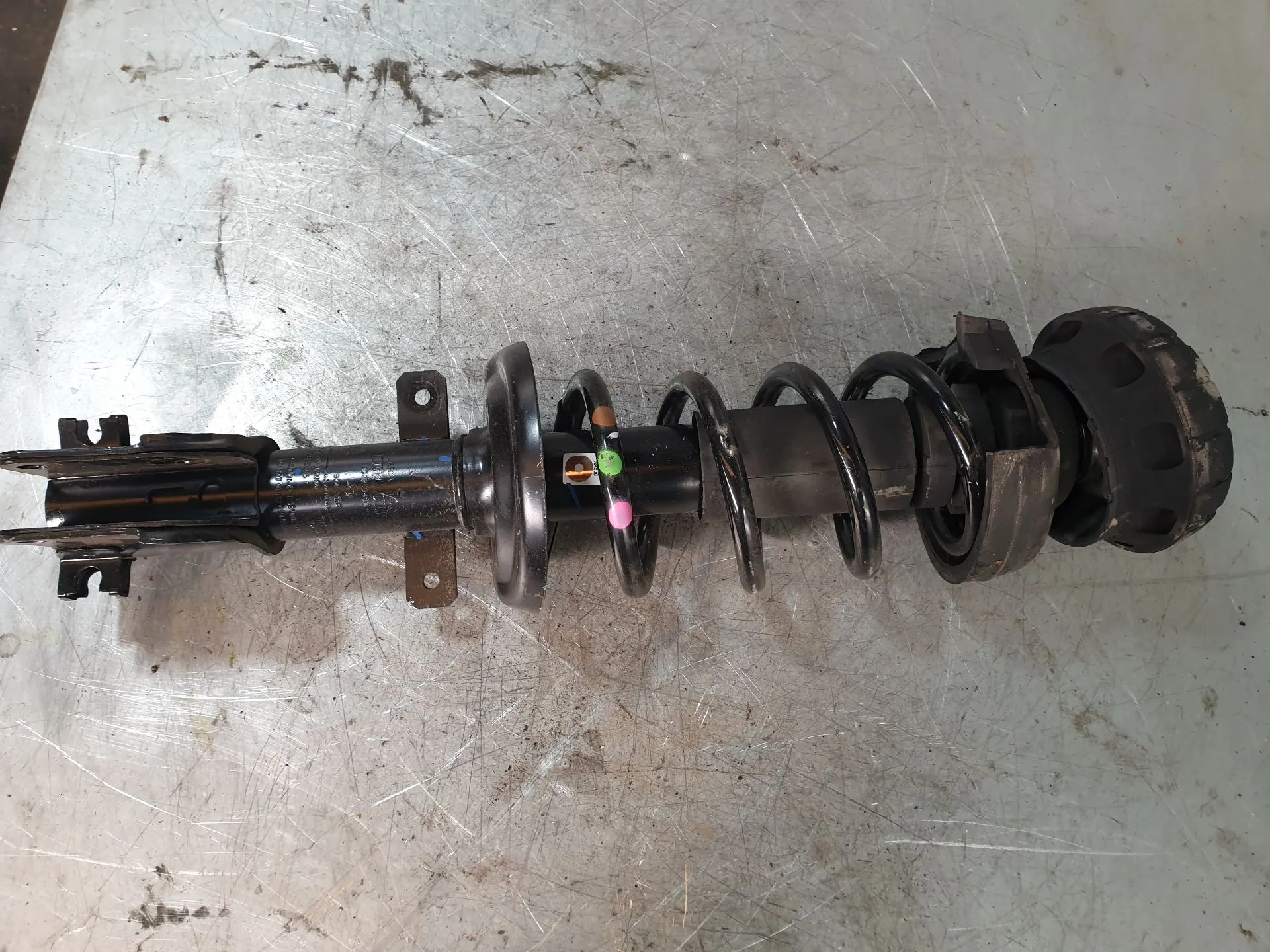 Amortiguador Delantero Derecho RENAULT Trafic III (FG_)