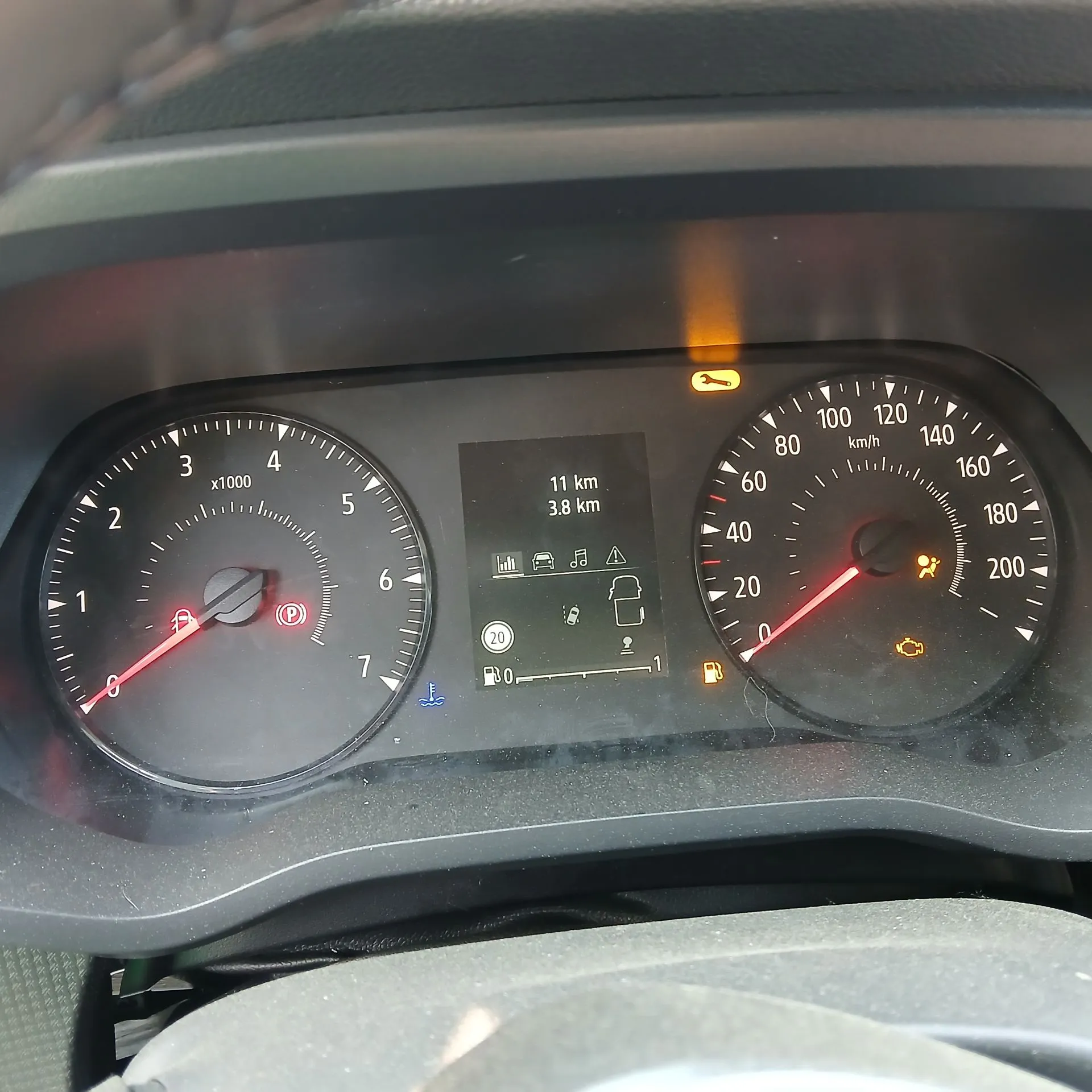Quadrante / painel de instrumentos RENAULT Trafic III (FG_)