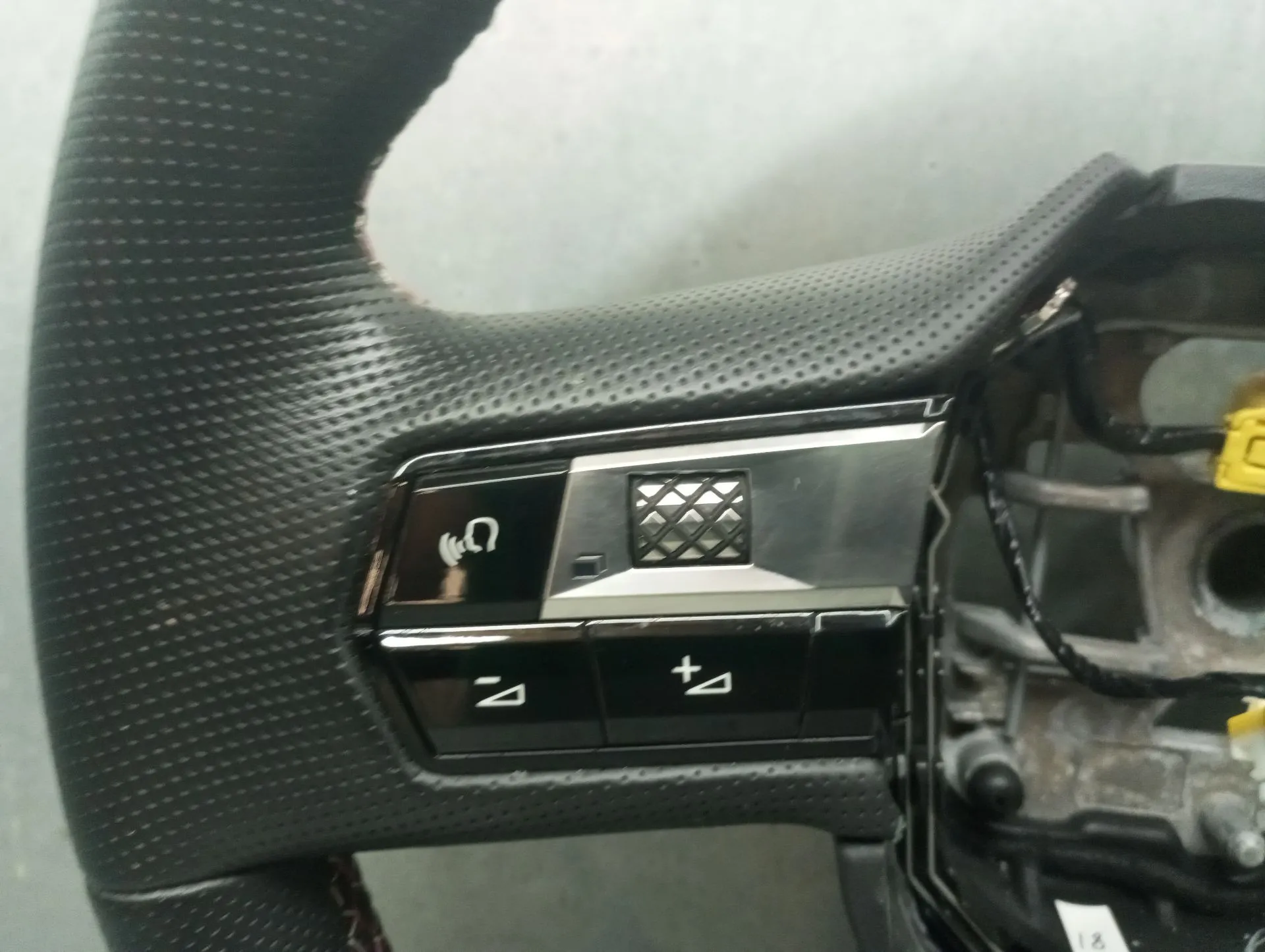 Volante DS DS7 Crossback (J_) Imagem-3