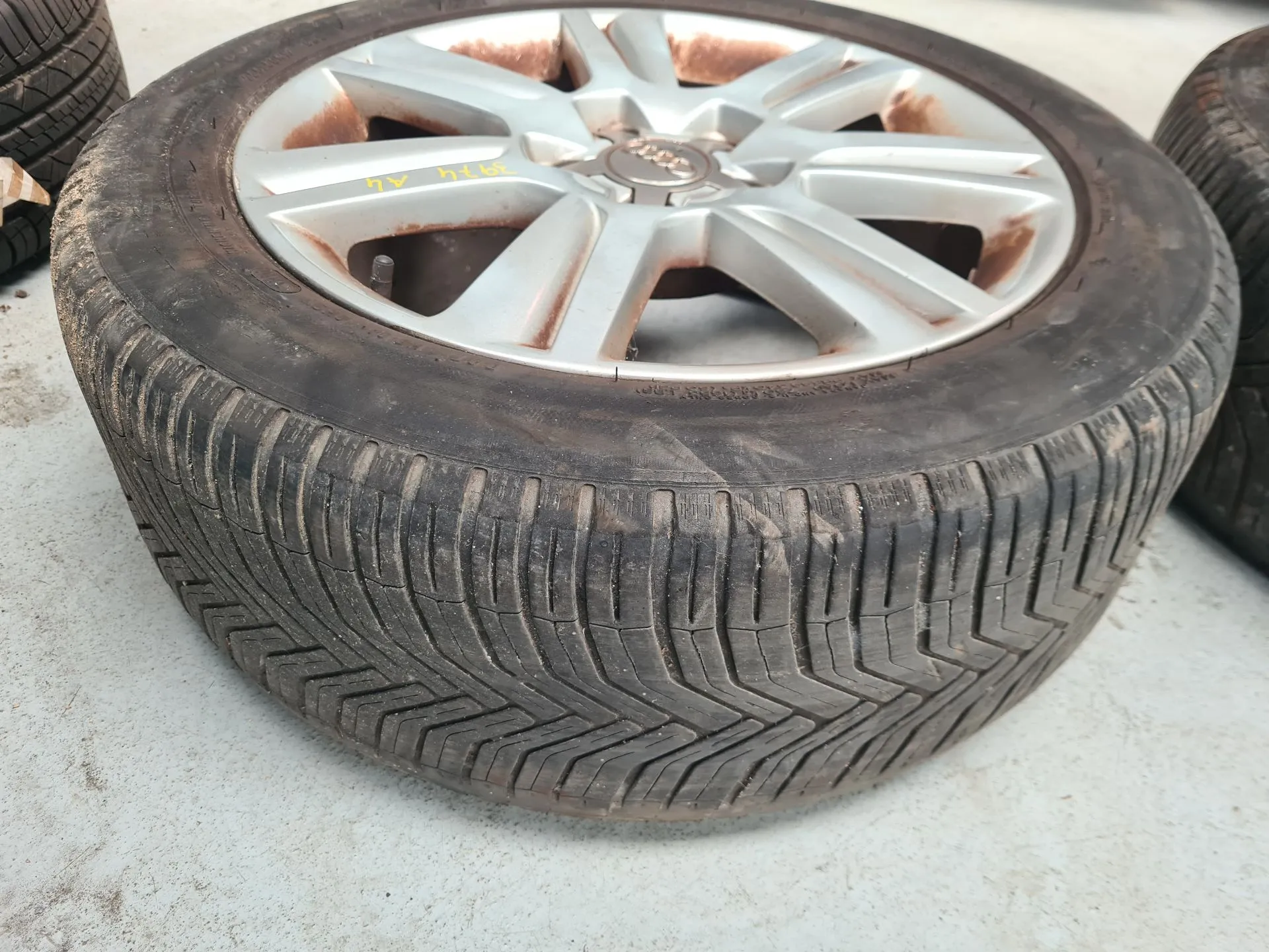 Neumático AUDI A4 Avant (8K5, B8) Imagem-1