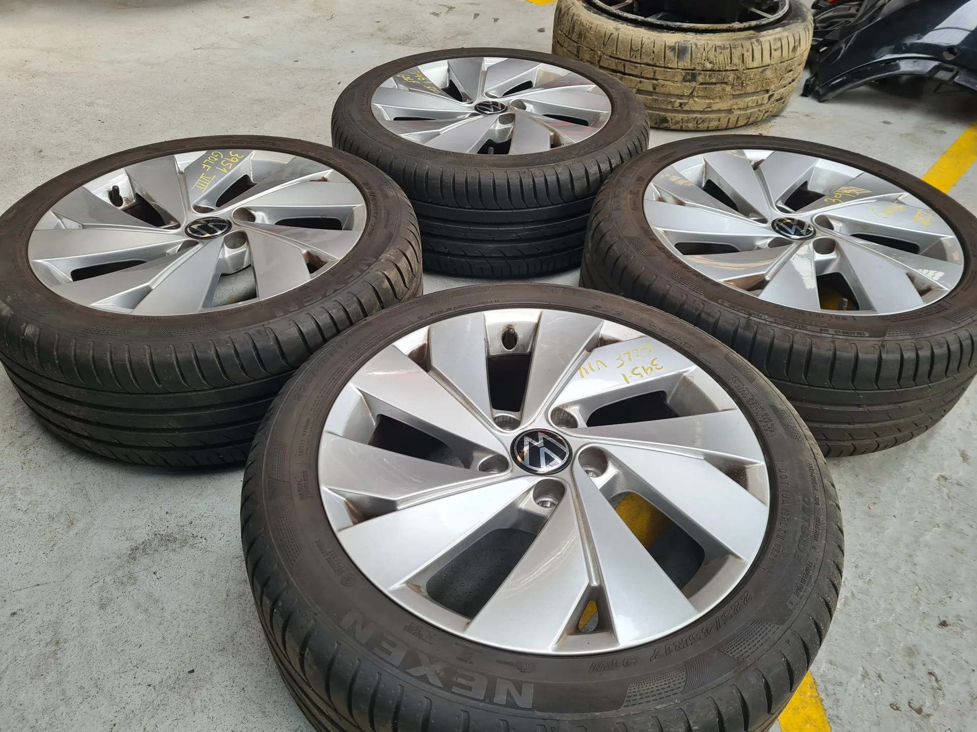 Conjunto Jantes Especiais VOLKSWAGEN Golf VIII Variant (CG5) Imagem-3