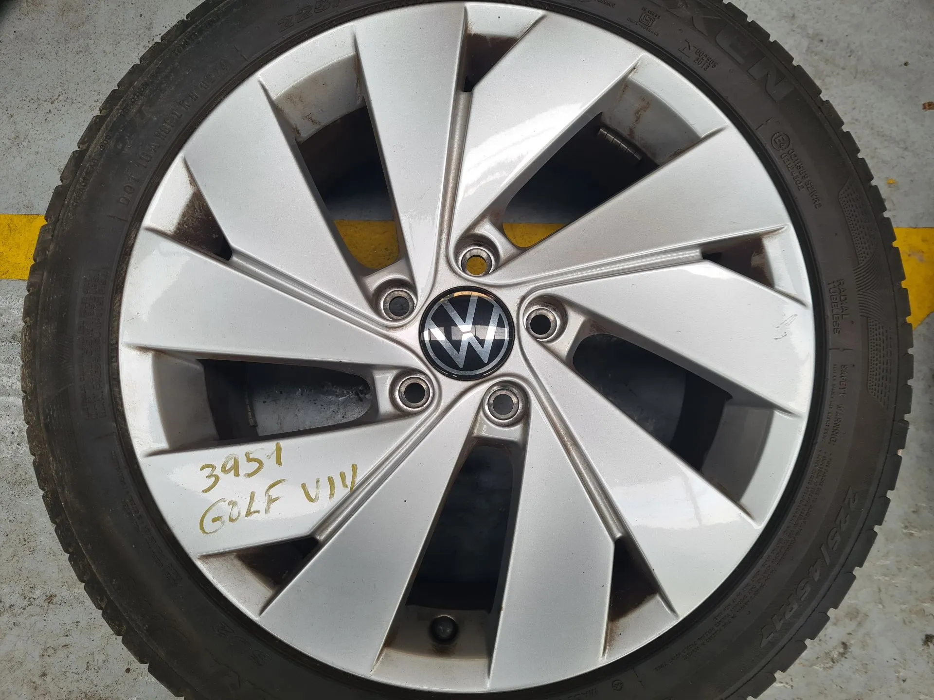 Cerchio Posteriore Destro VOLKSWAGEN Golf VIII Variant (CG5) Imagem-1