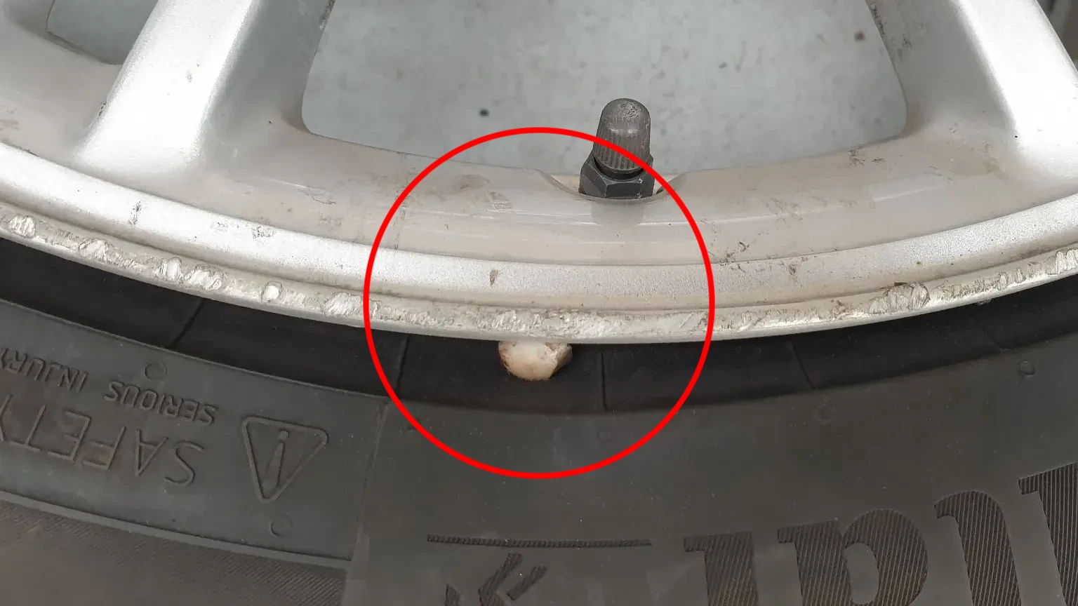Right front Rim TESLA Model Y (5YJY) Imagem-3