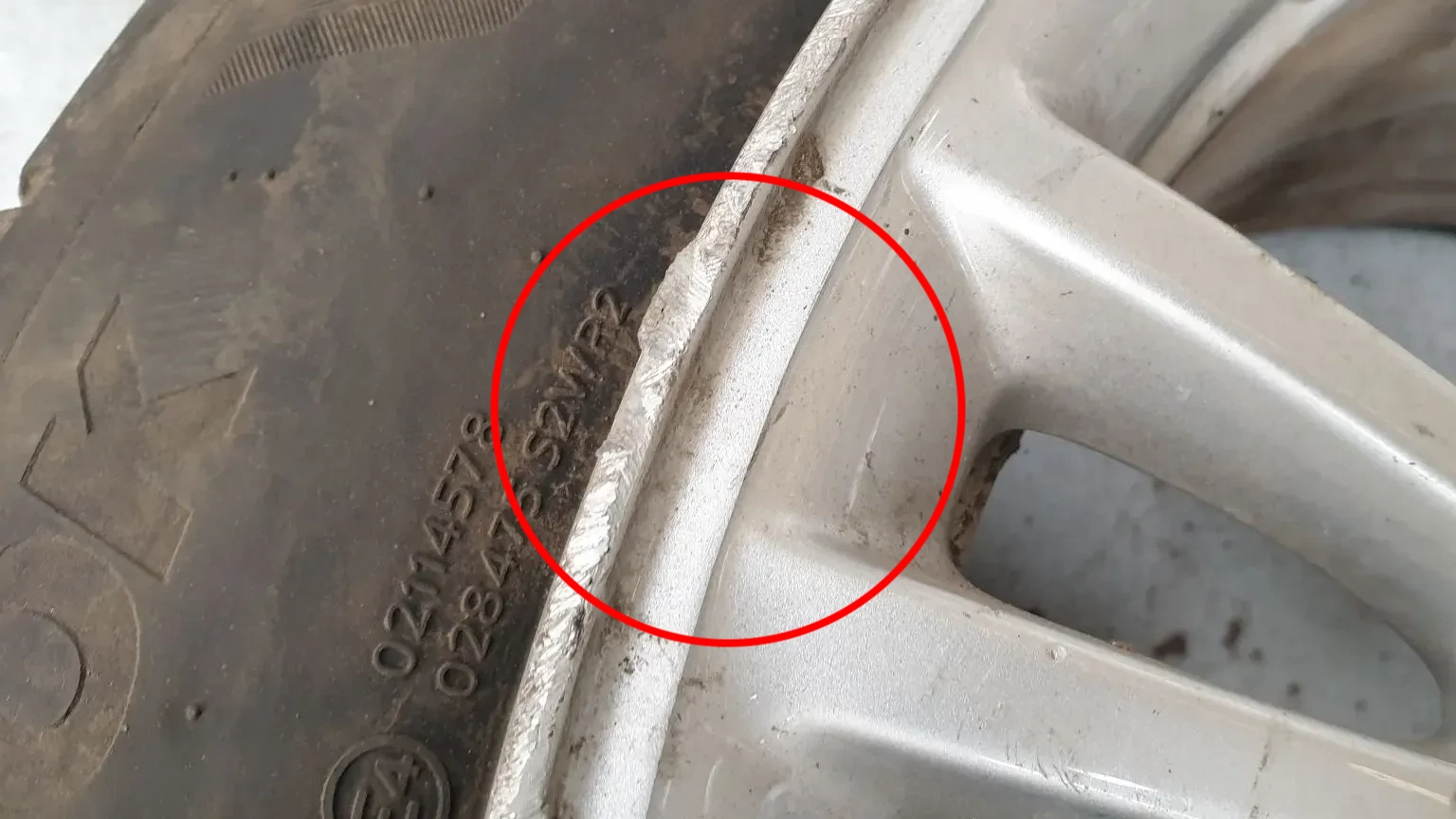 Left front Rim TESLA Model Y (5YJY) Imagem-5