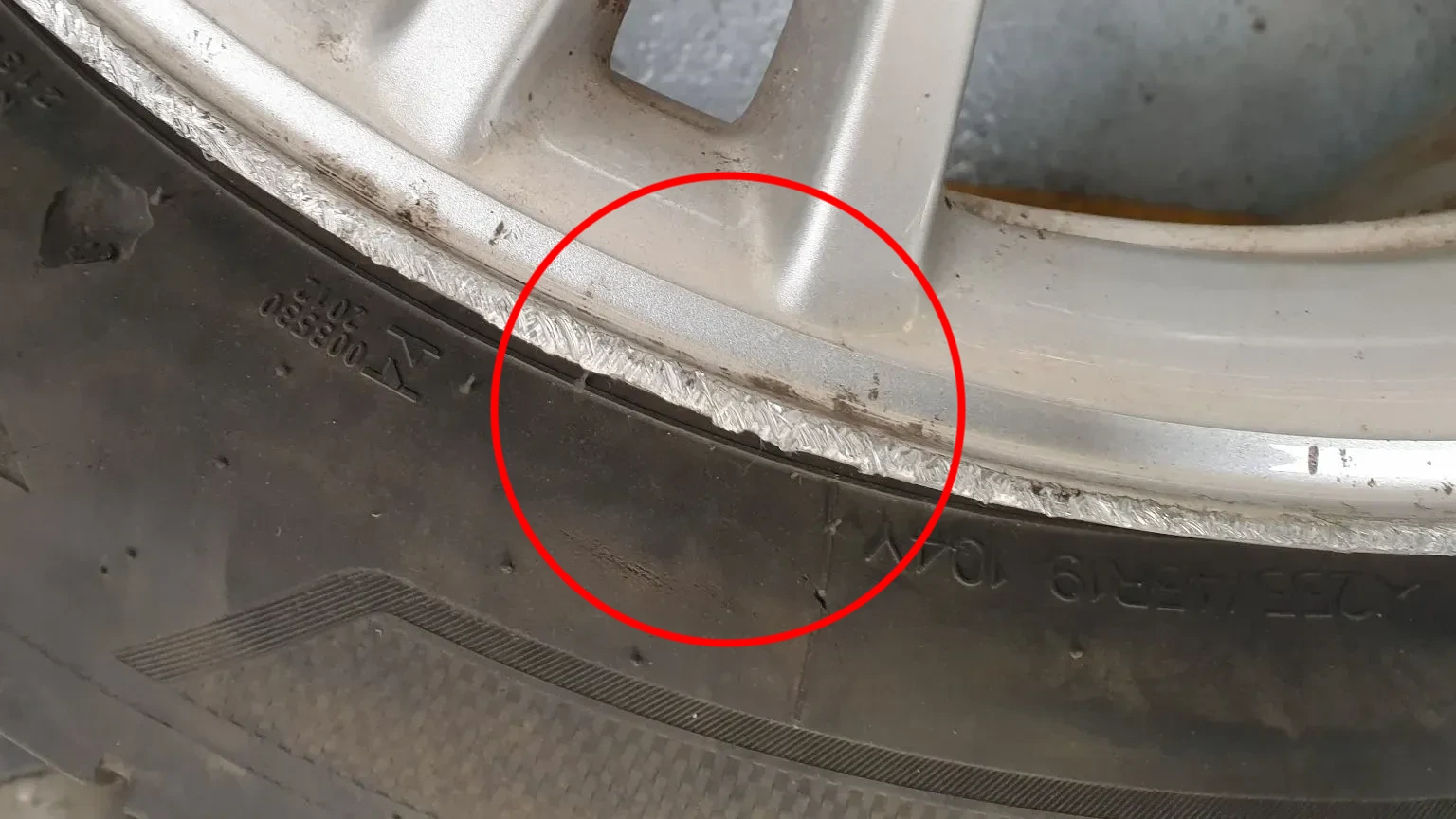 Left front Rim TESLA Model Y (5YJY) Imagem-4