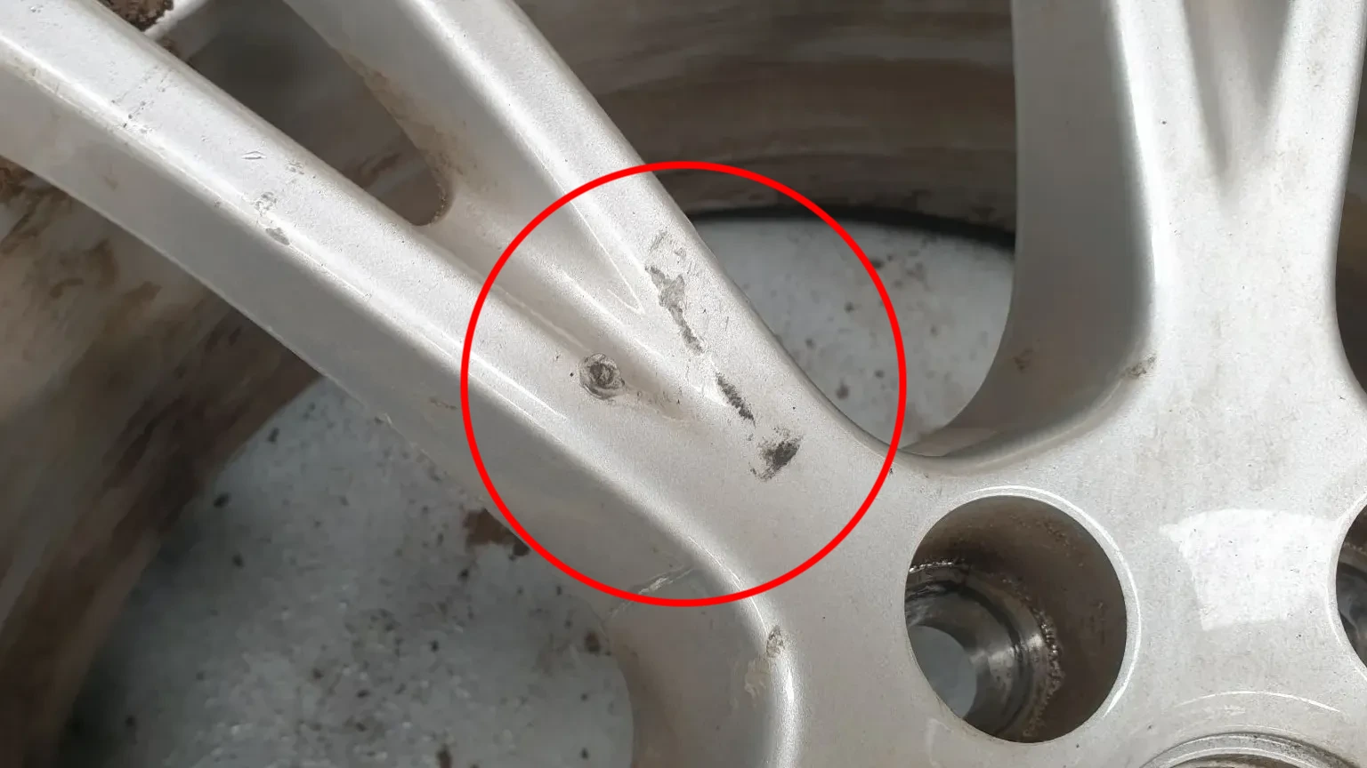 Left front Rim TESLA Model Y (5YJY) Imagem-6