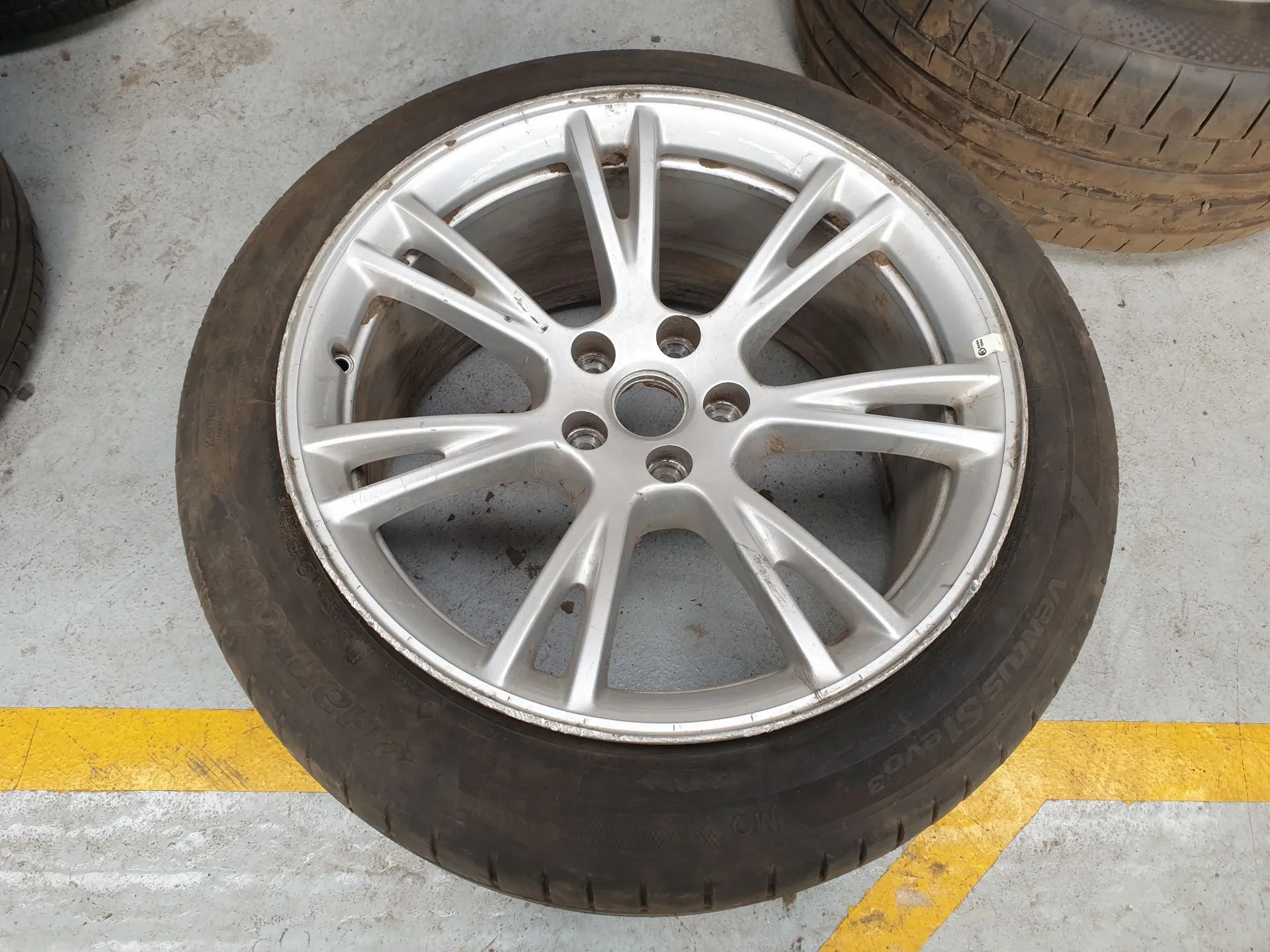 Left front Rim TESLA Model Y (5YJY)