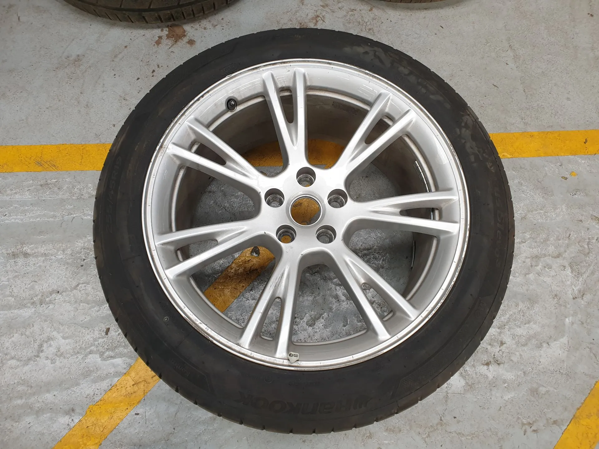 Right rear Rim TESLA Model Y (5YJY)