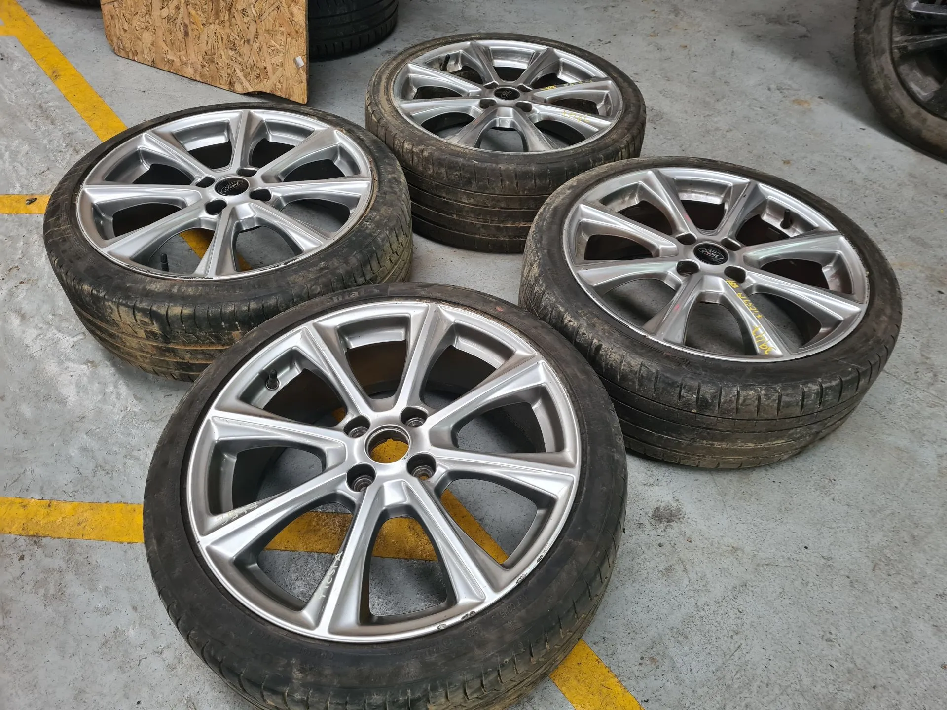 Conjunto Jantes Especiais FORD Fiesta VII (HJ, HF) Imagem-2