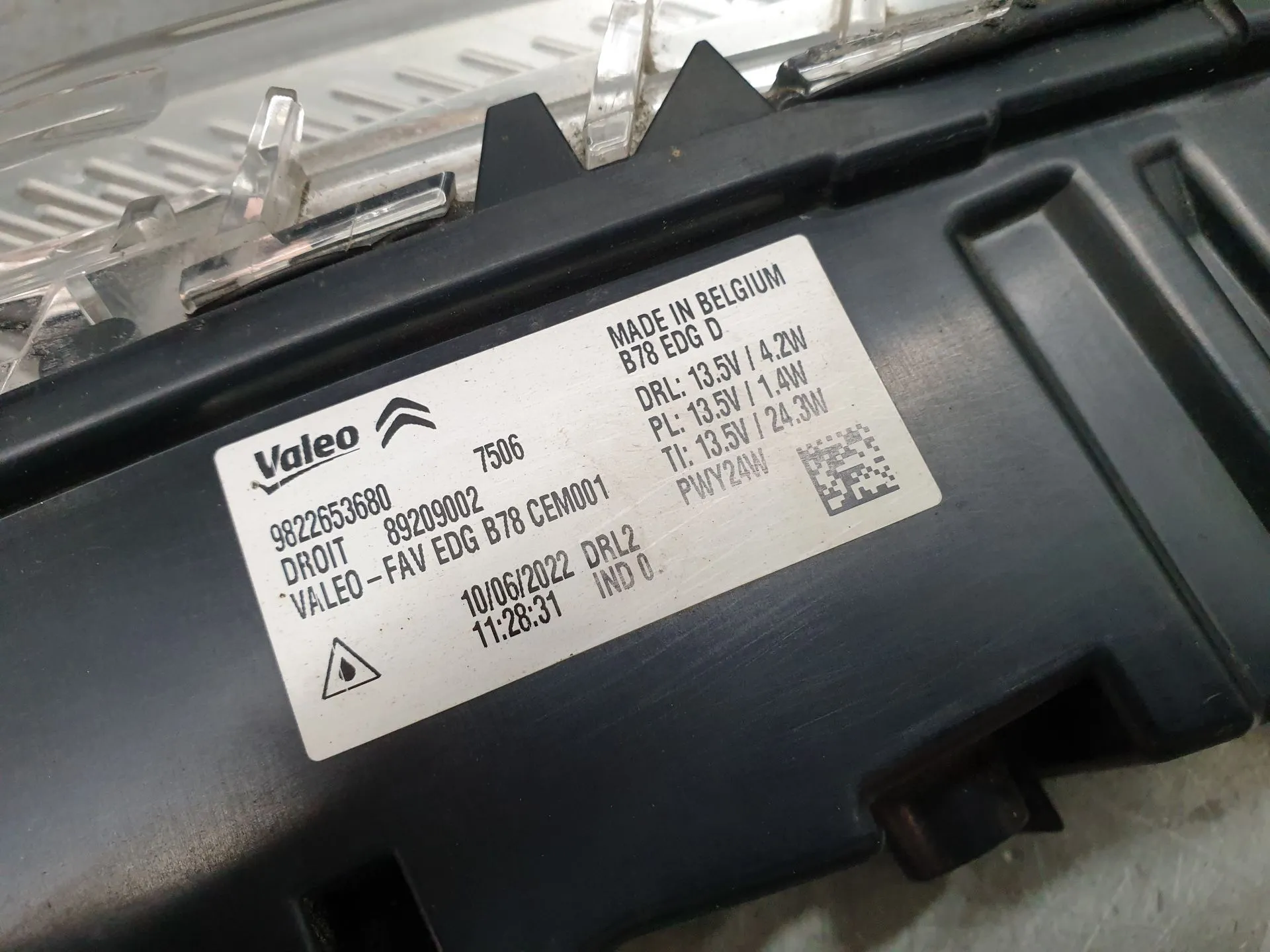 Daytime running light right CITROËN Grand C4 Spacetourer Imagem-7