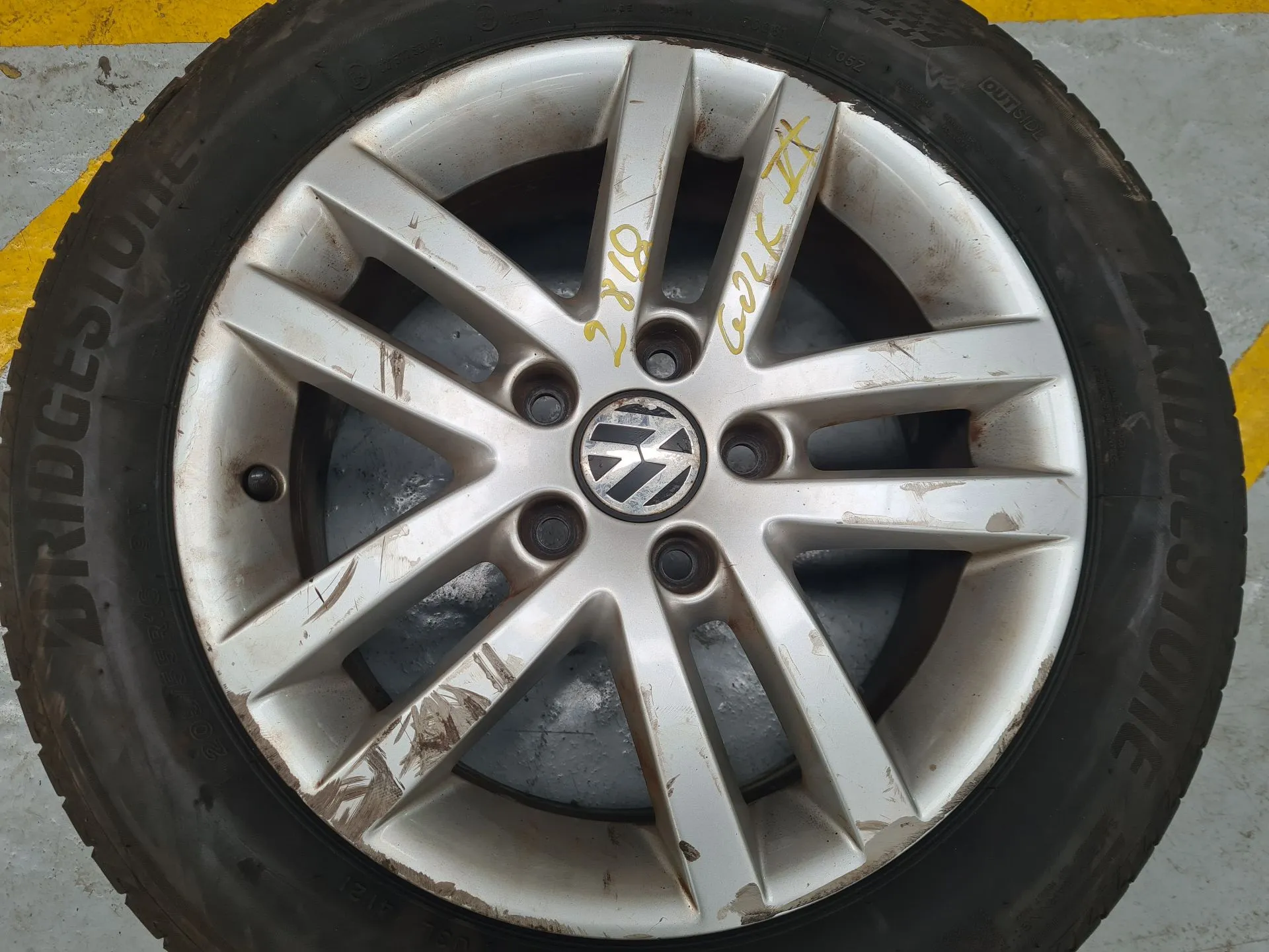 Llanta Trasera Derecha VOLKSWAGEN Golf VI (5K1) Imagem-1