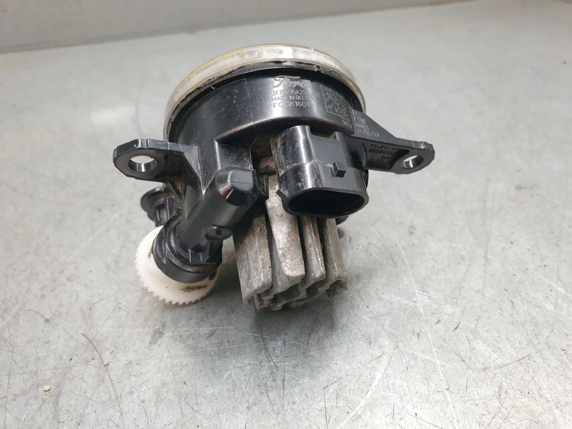 Faro antinebbia Anteriore Destro FORD Kuga III (DFK) Imagem-3