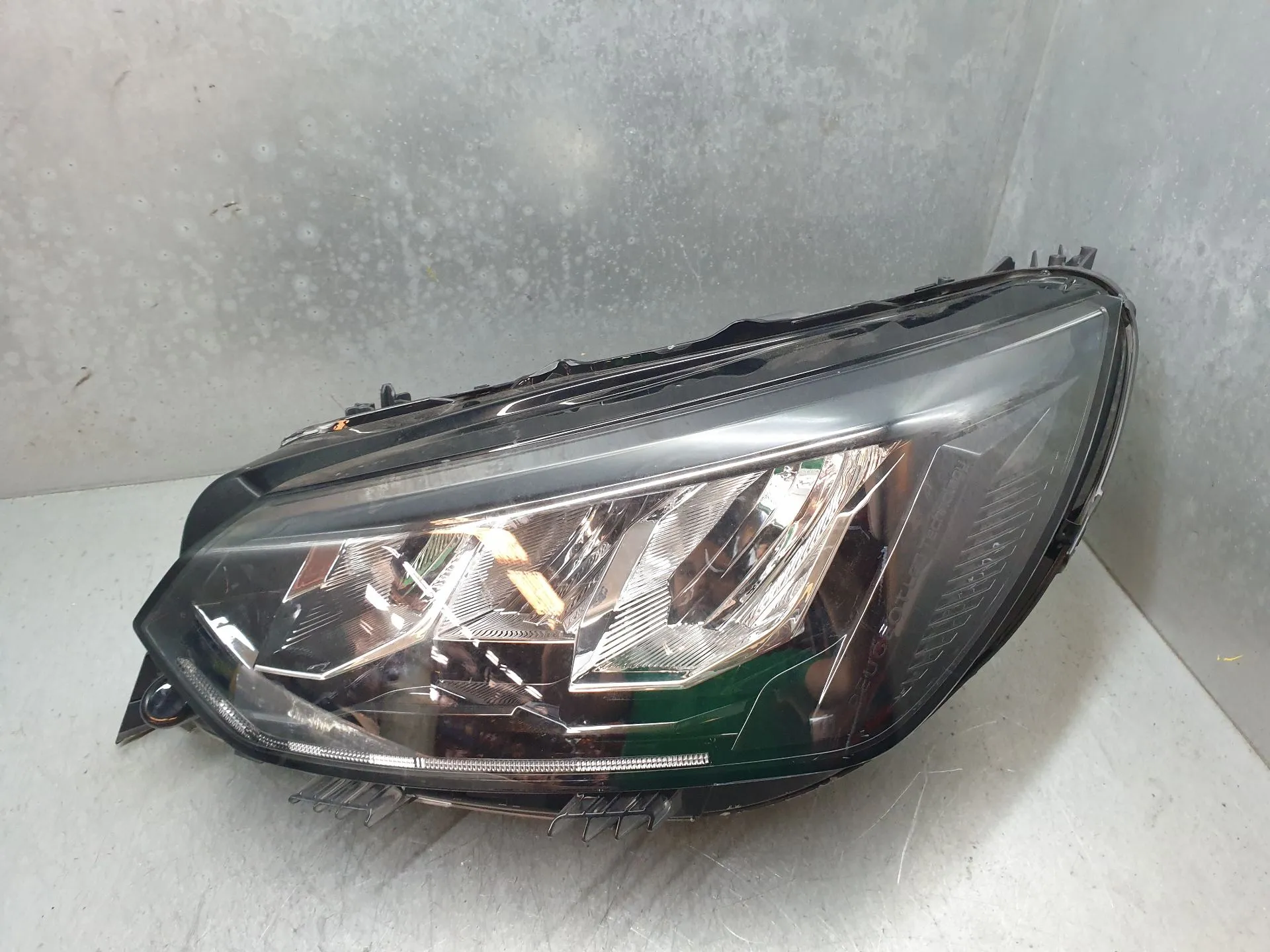 Faro anteriore sinistro PEUGEOT 2008 II (U_) Imagem-1