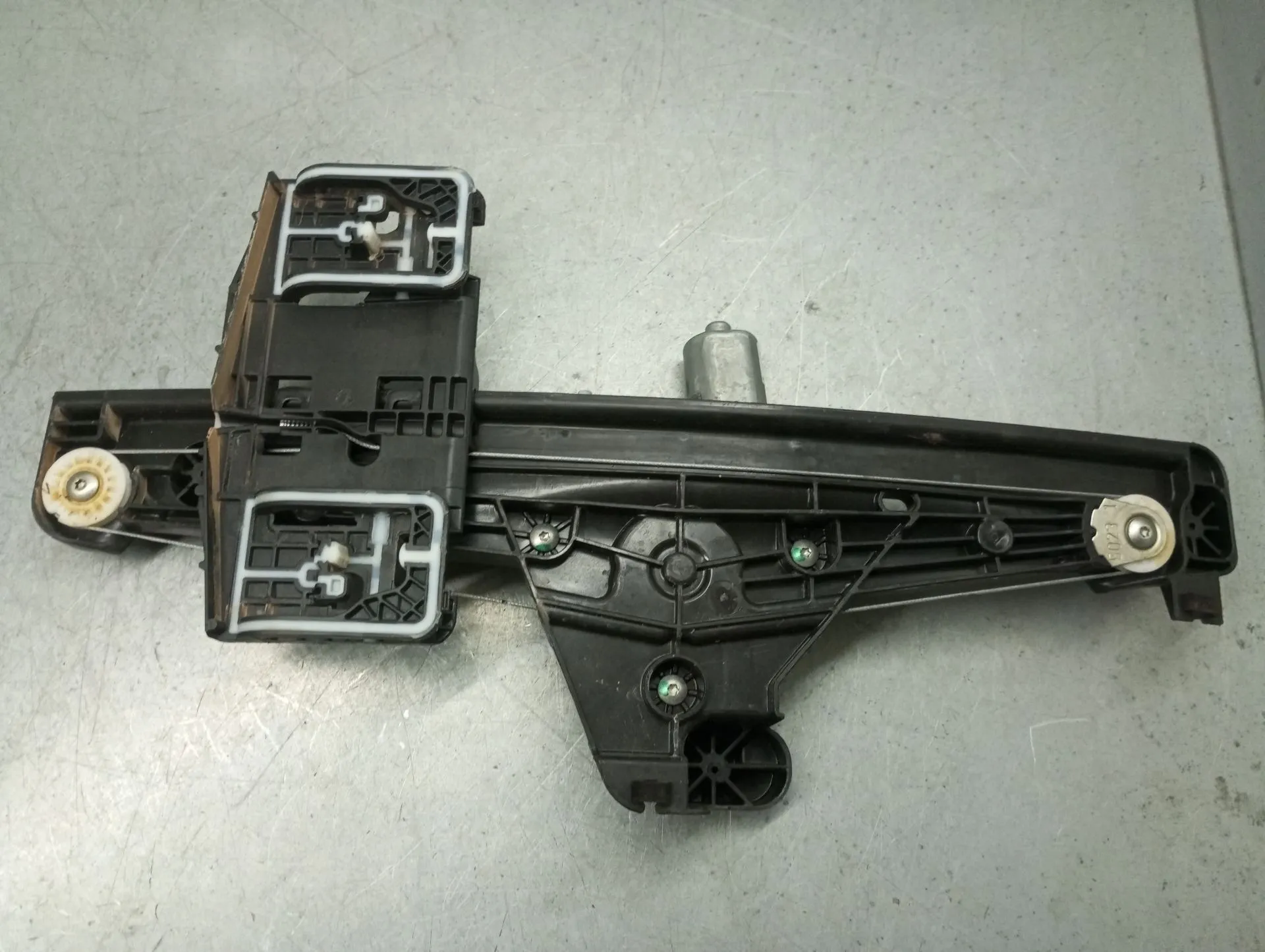 Elevador vidros trás direito OPEL Corsa F Imagem-1